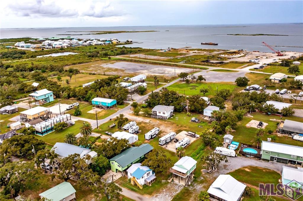 176 Holly Grove Lane, Grand Isle, Louisiana image 5