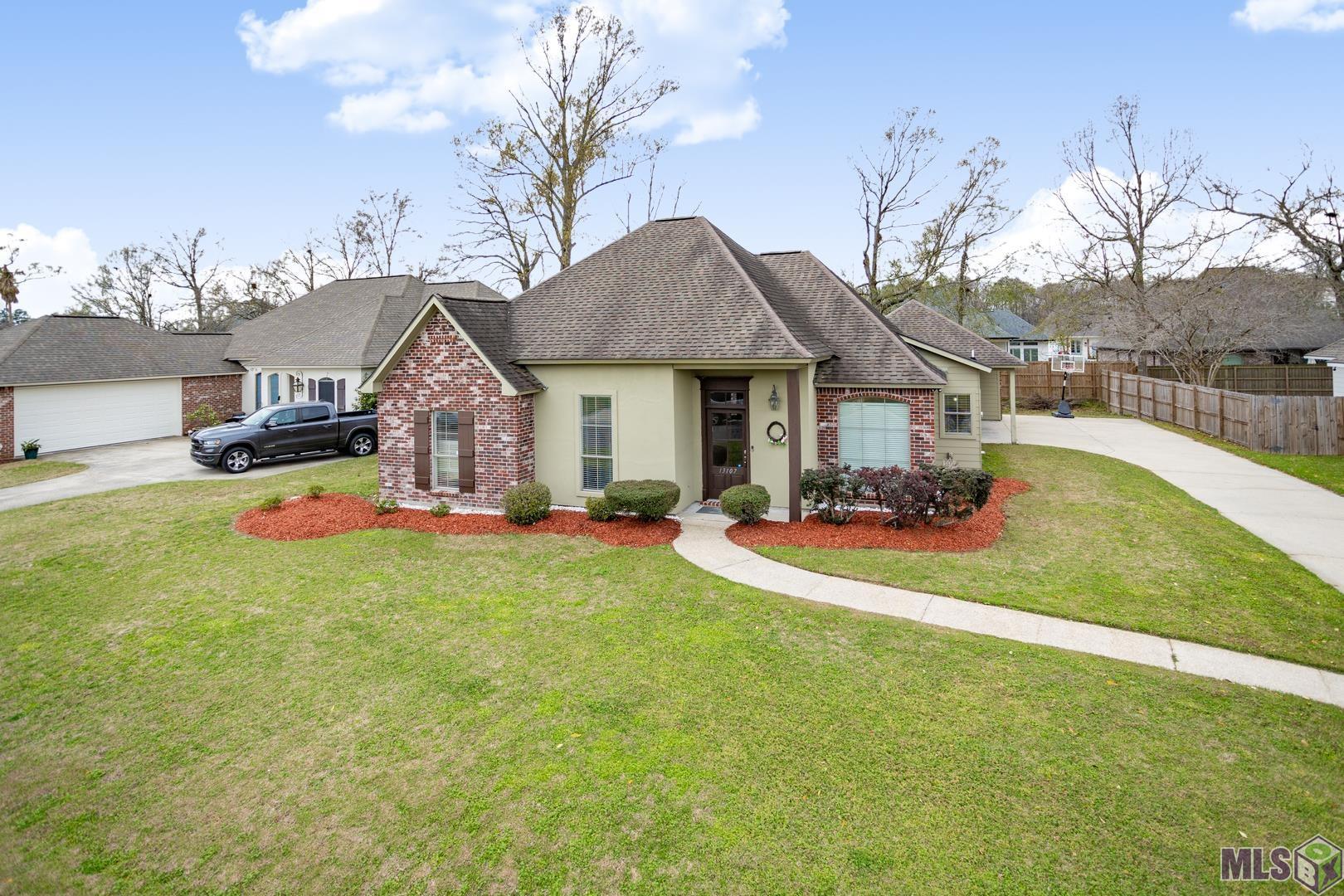 13107 Oak Knoll Dr, Geismar, Louisiana image 1