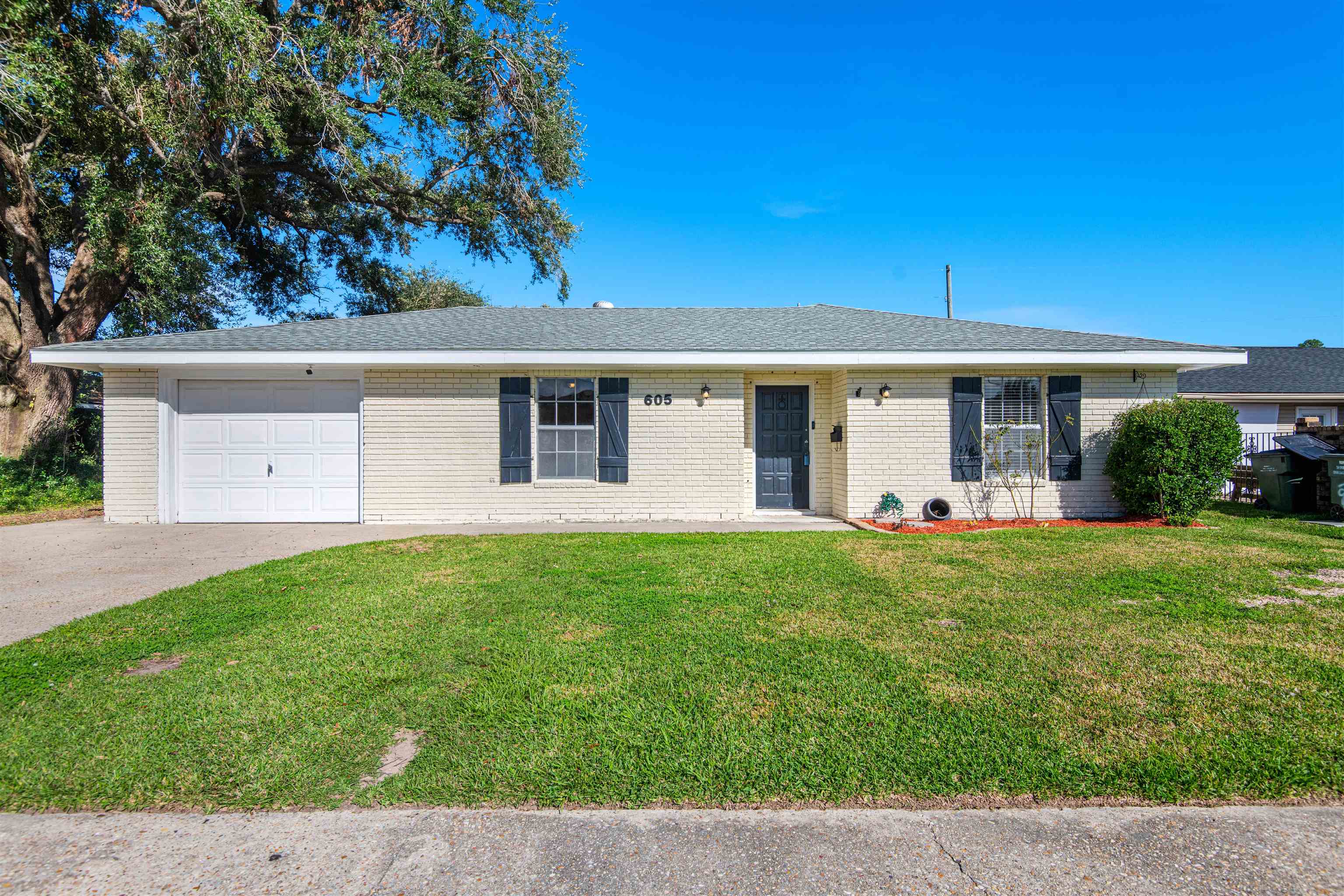 605 Walker Dr, Houma, Louisiana image 1