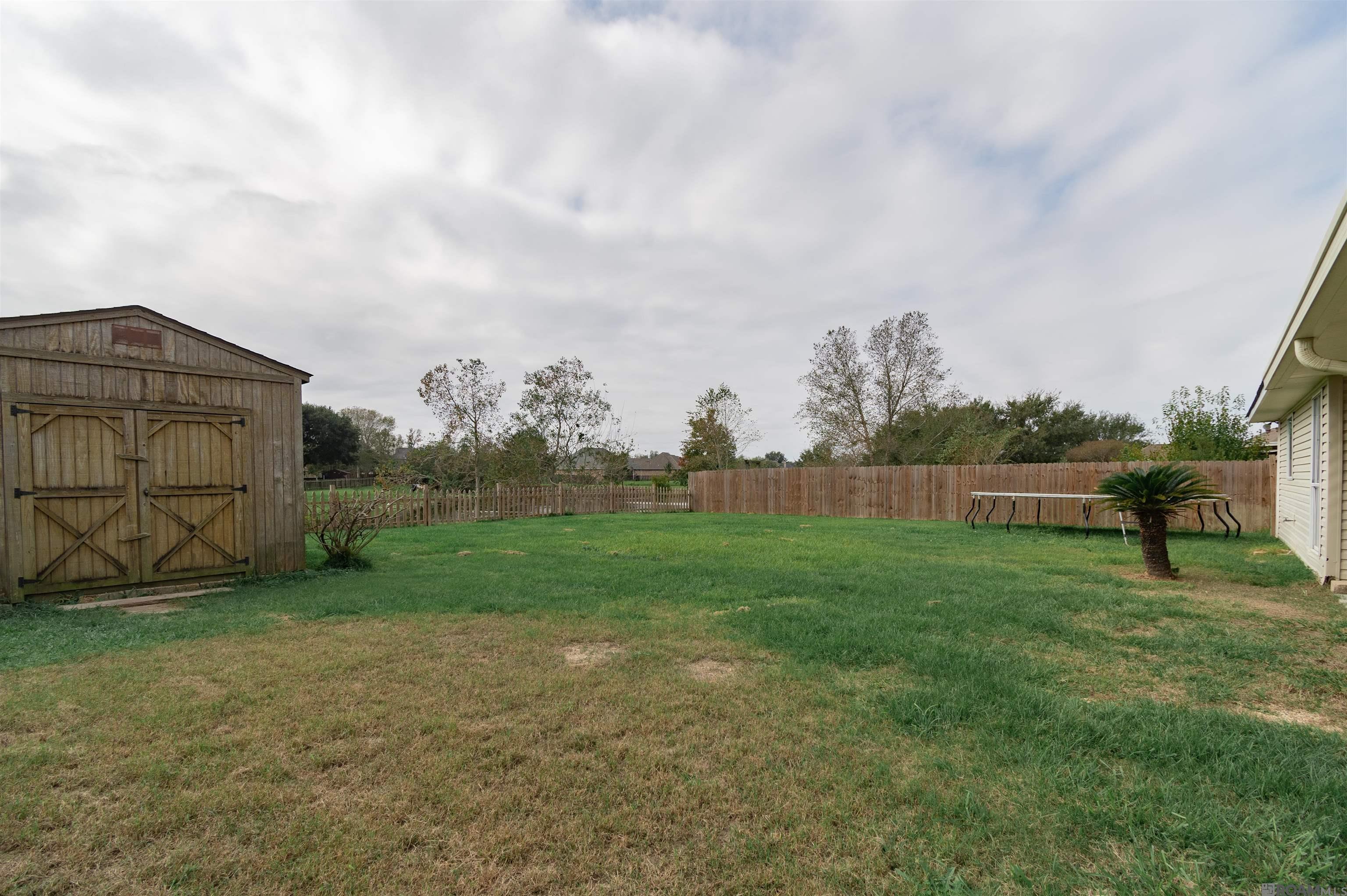 8850 Beauvoir Ave, Denham Springs, Louisiana image 25