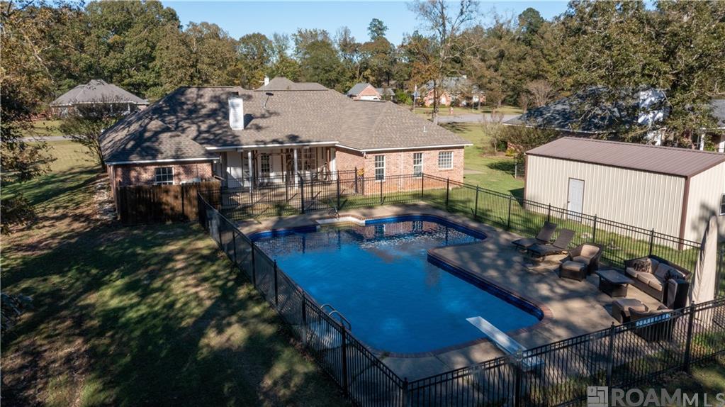 218 Golden Leaf Lane, Pineville, Louisiana image 2