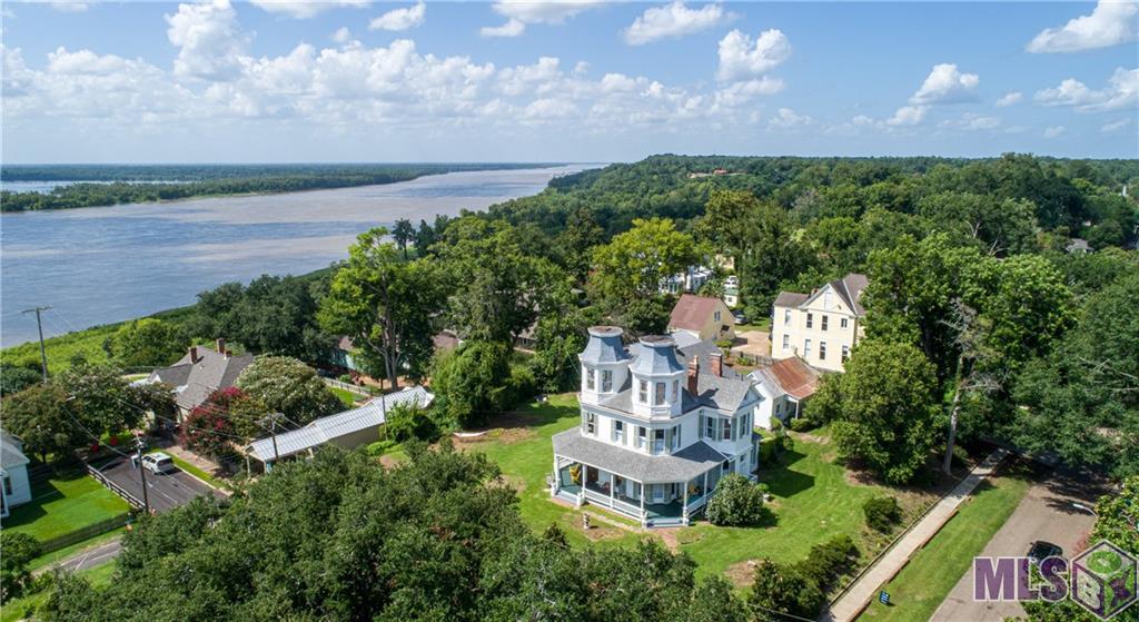 300 Linton Avenue, Natchez, Mississippi image 2