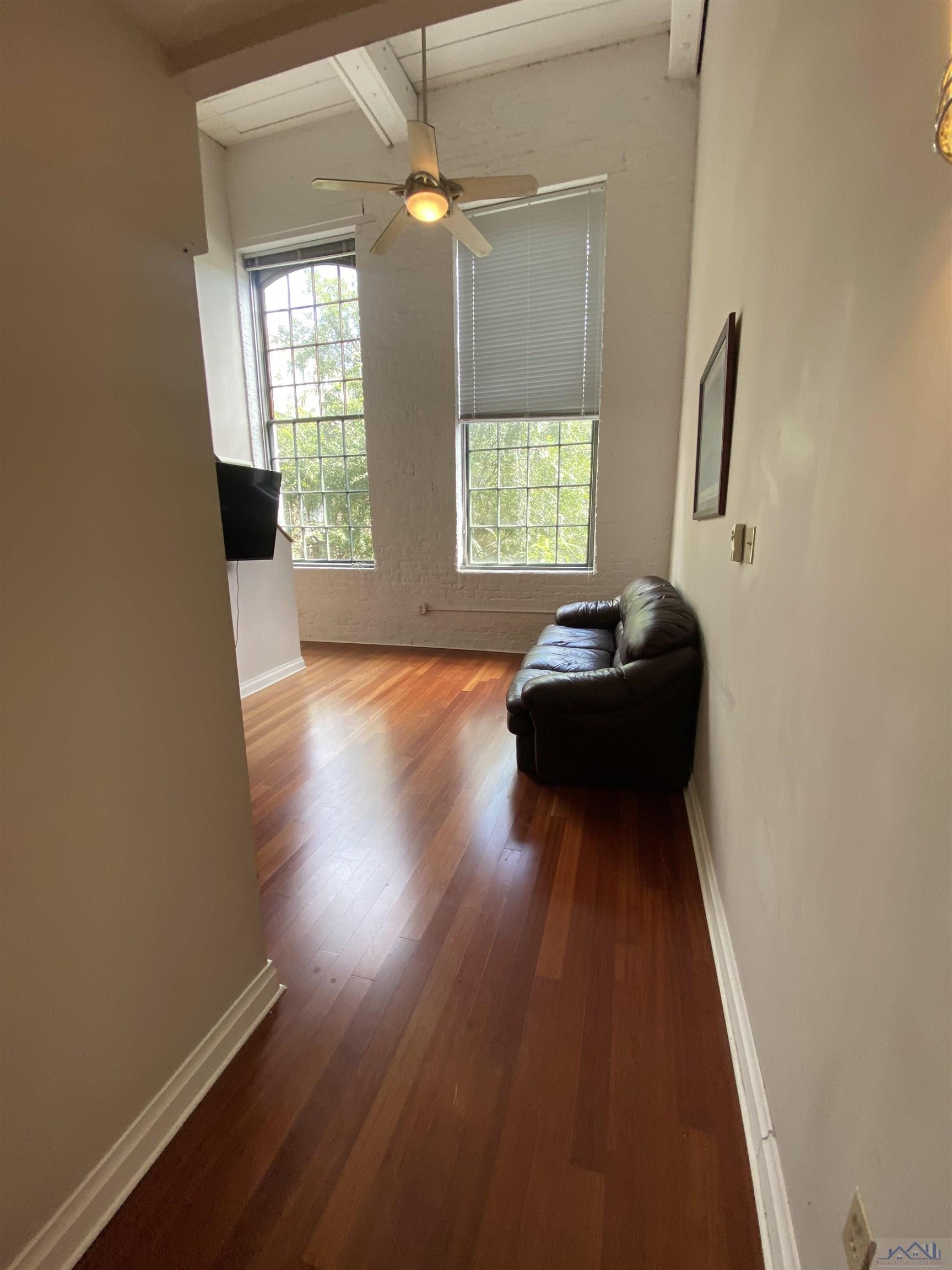 920 Poeyfarre St #322, New Orleans, Louisiana image 3