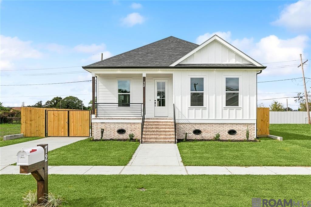 72 W Claiborne Square, Chalmette, Louisiana image 1