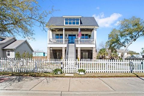 Single Family Residence in Pass Christian MS 154 SECOND Street.jpg