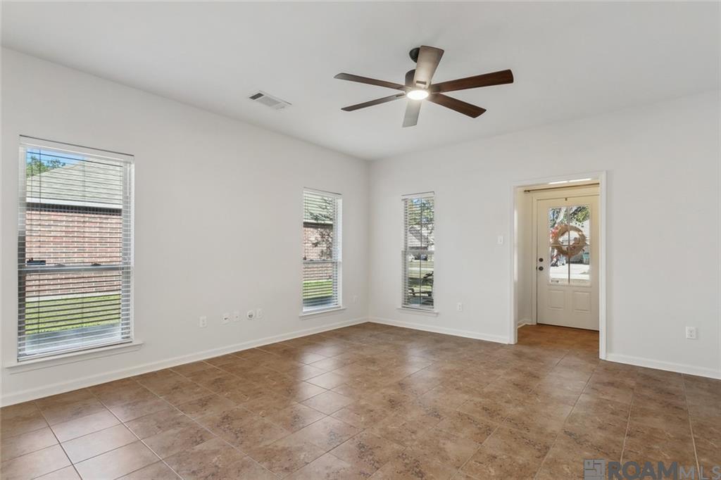 117 Meadow Spring Place, Covington, Louisiana image 4
