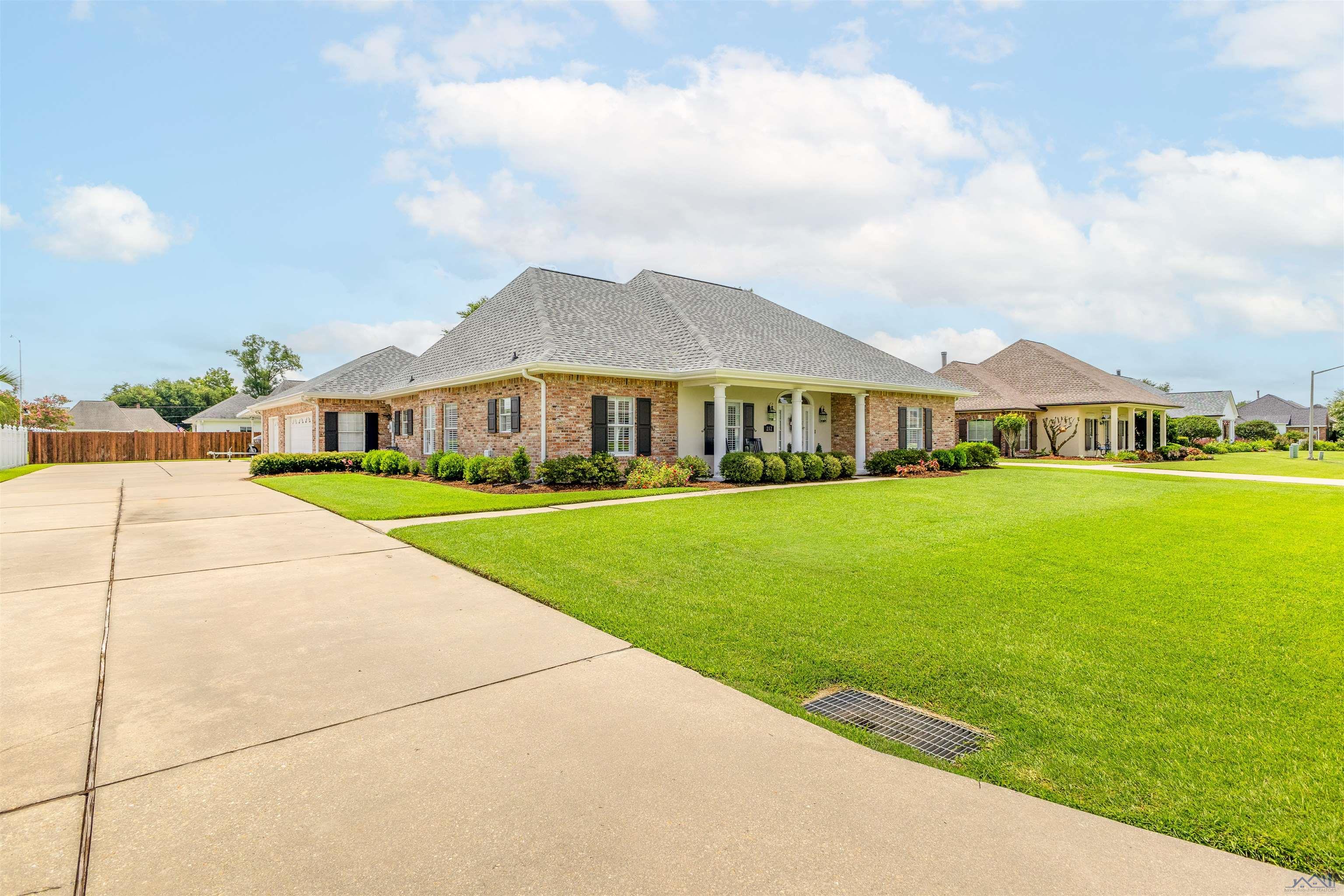 212 Davis Dr, Thibodaux, Louisiana image 2