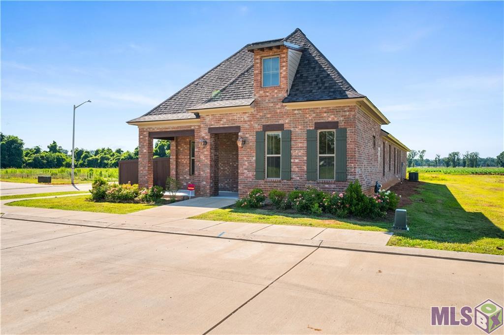 1004 Traditions Loop, Alexandria, Louisiana image 8