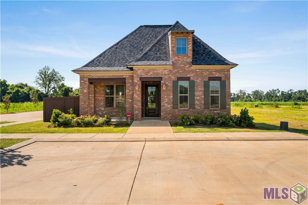 1004 Traditions Loop, Alexandria, Louisiana image 1