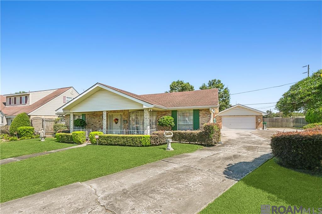 142 E Randall Court, Gretna, Louisiana image 2