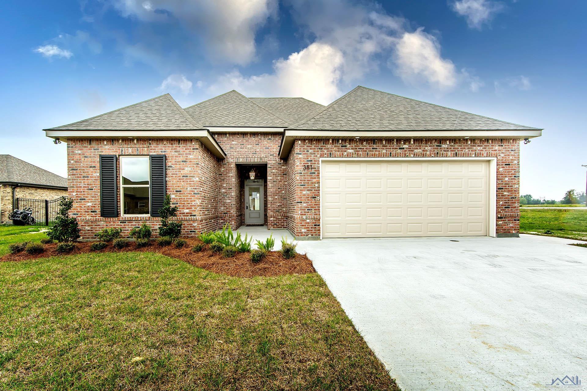 351 Ravensaide Drive, Houma, Louisiana image 1