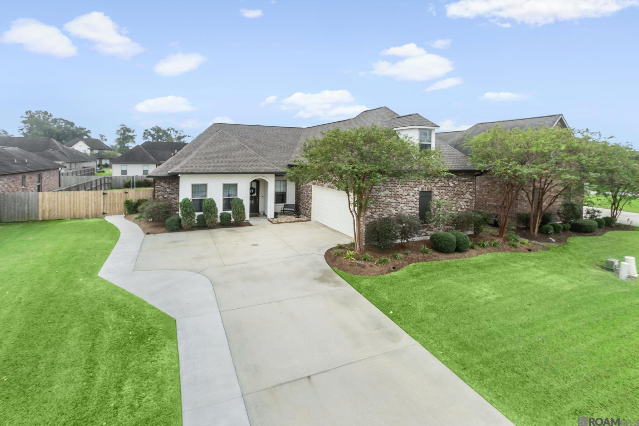 40419 Champagne Ave, Prairieville, Louisiana image 2