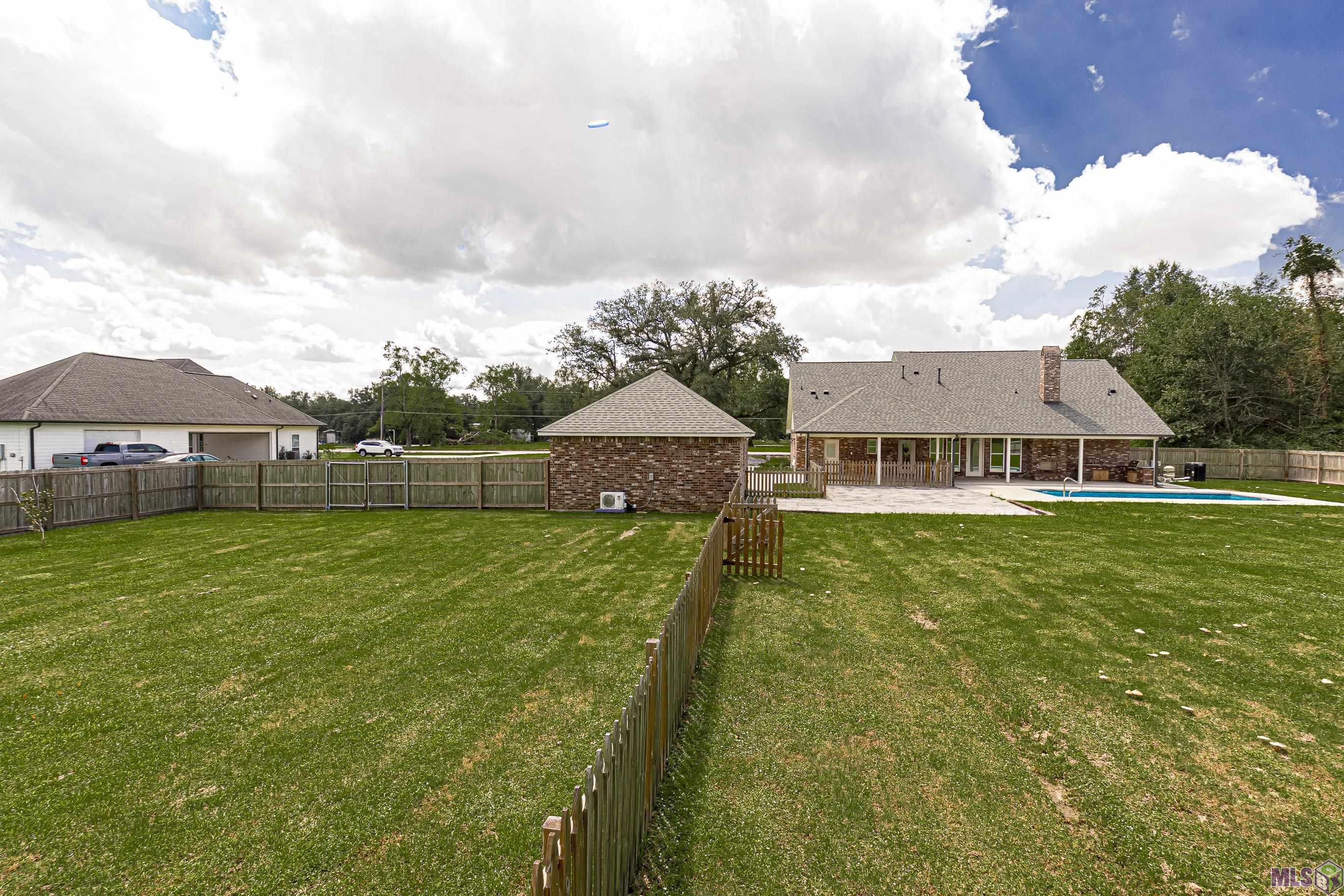 42496 Black Bayou Rd, Gonzales, Louisiana image 6