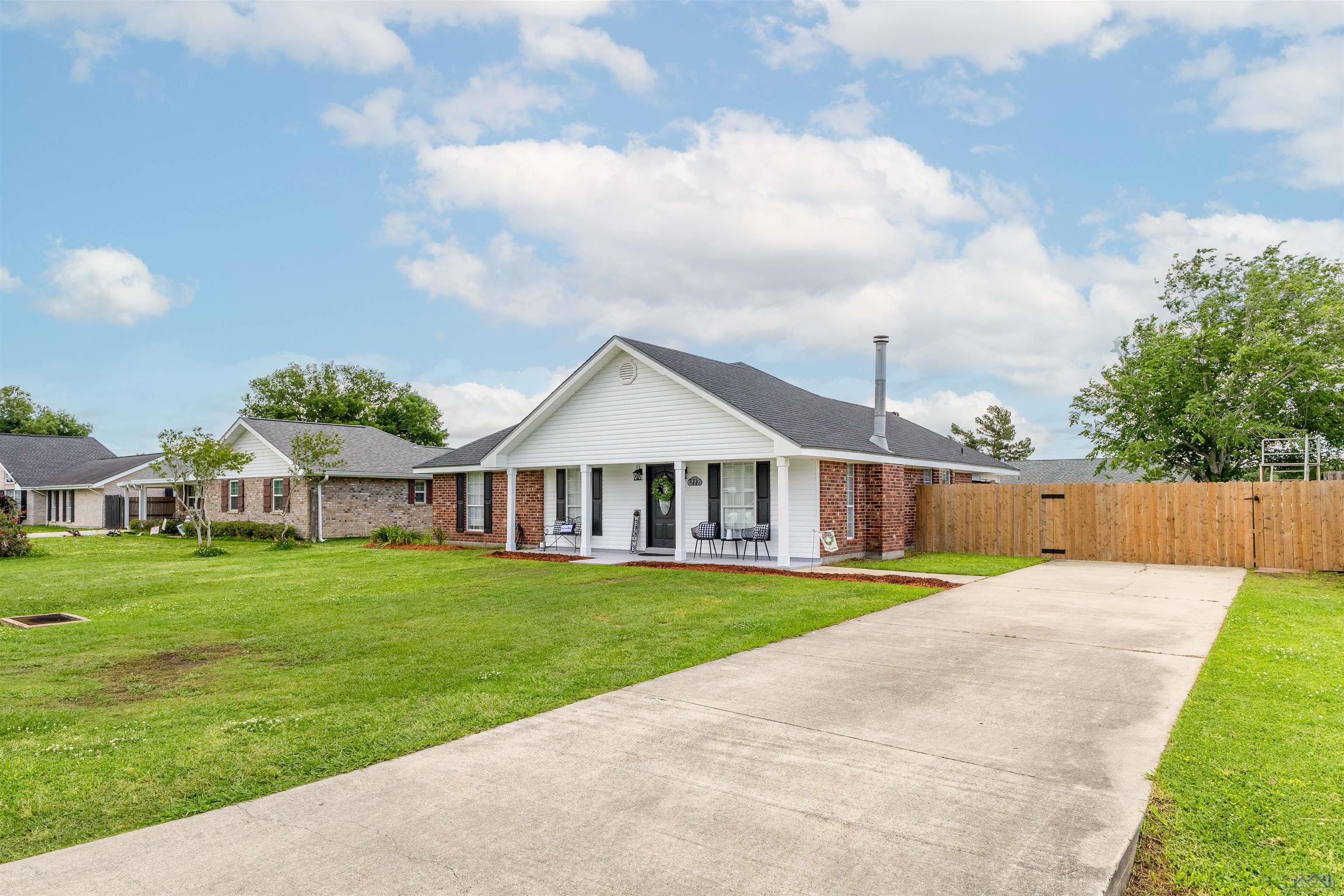 211 Plantation Dr, Bourg, Louisiana image 2