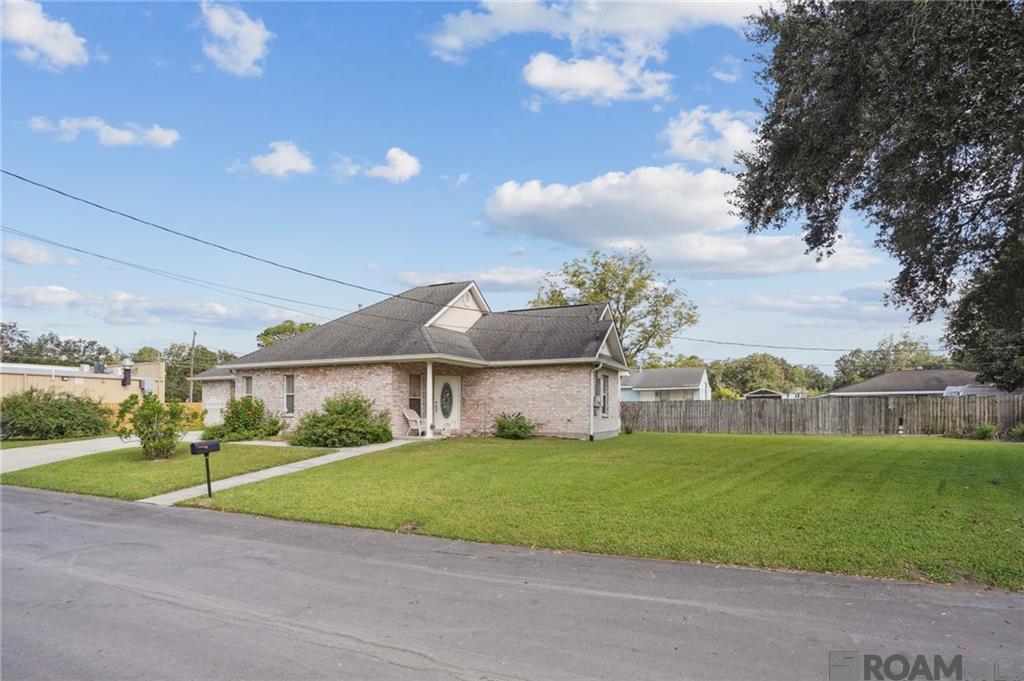 106 Tiemakers Road, Belle Chasse, Louisiana image 2