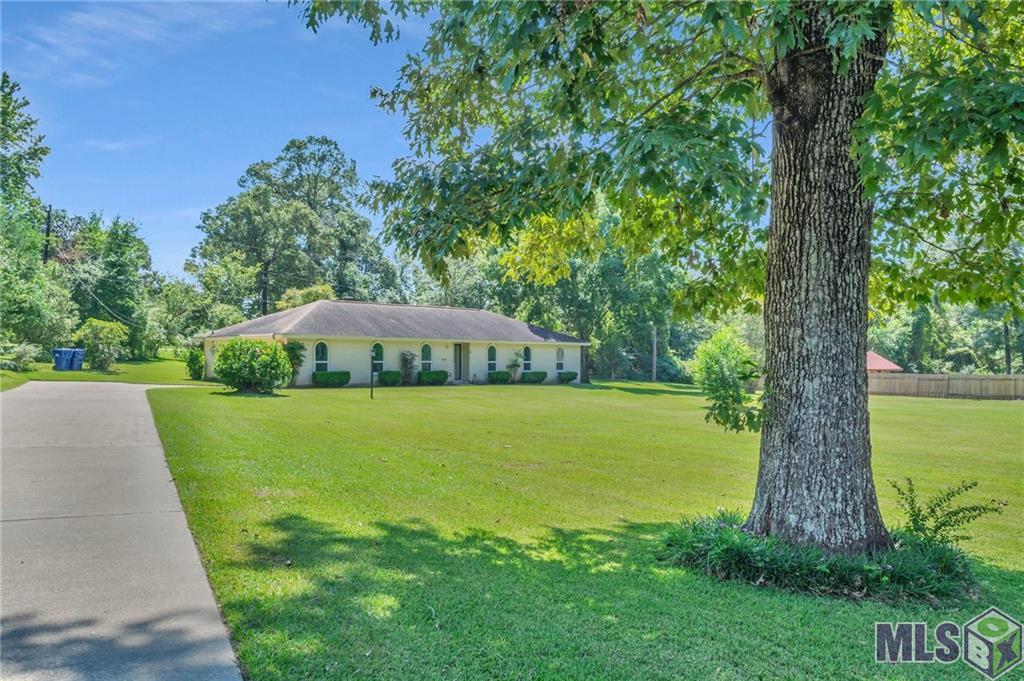 8503 Fairway Drive, Pineville, Louisiana image 1