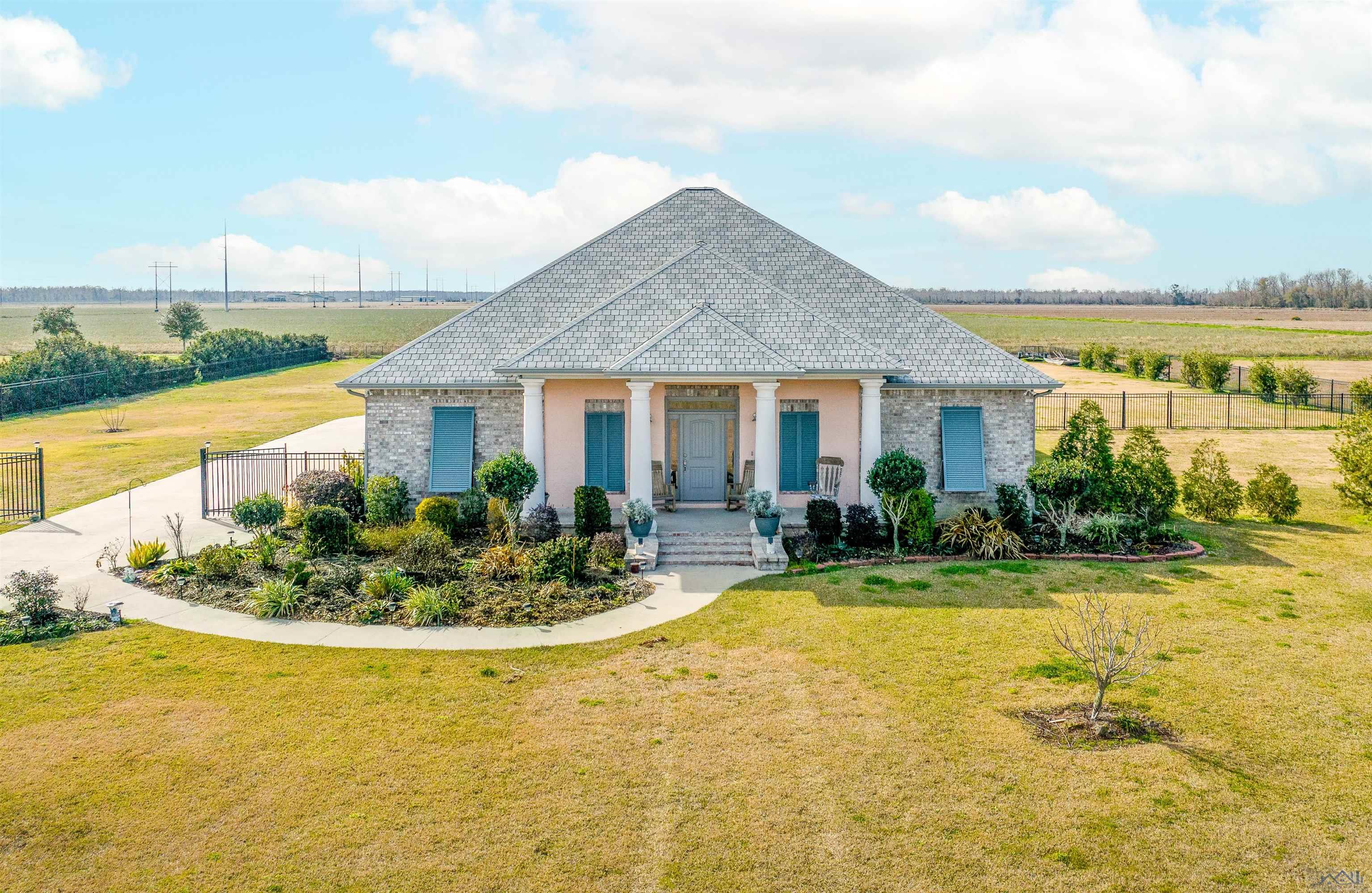 201 Goldsby Drive, Schriever, Louisiana image 1