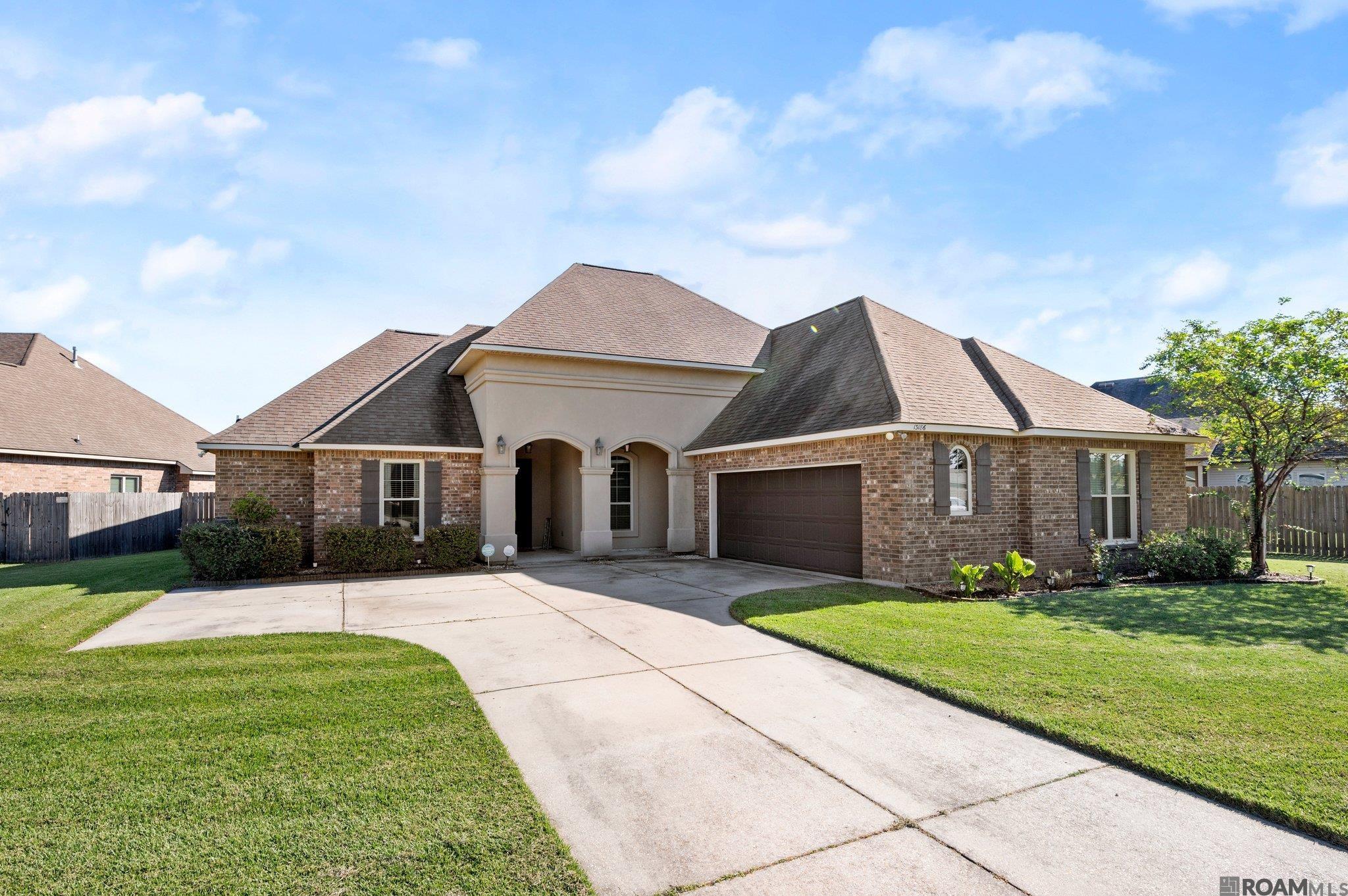 13186 Crownridge Dr, Gonzales, Louisiana image 1