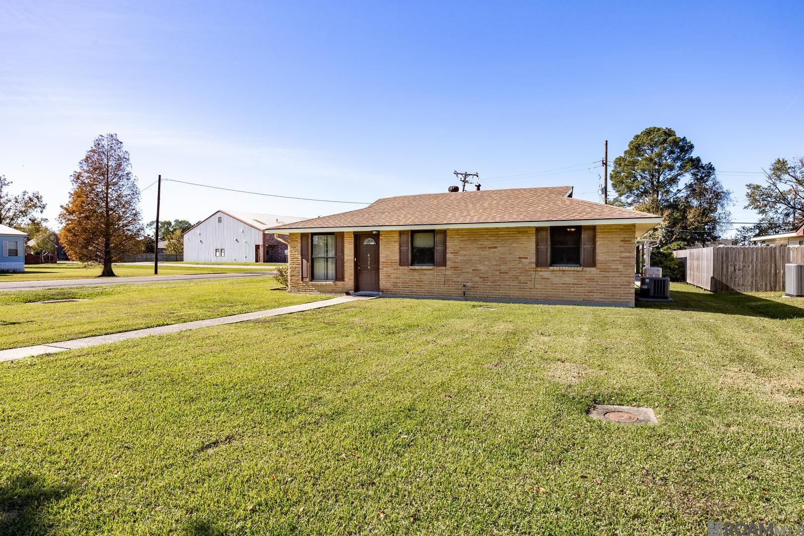 4374 Dunleith Ave, Port Allen, Louisiana image 2