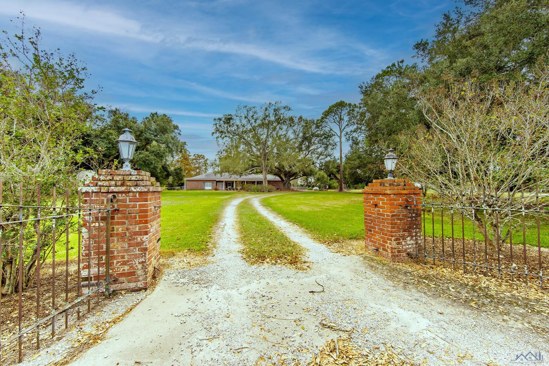 2061 St Mary St, Thibodaux, Louisiana image 2