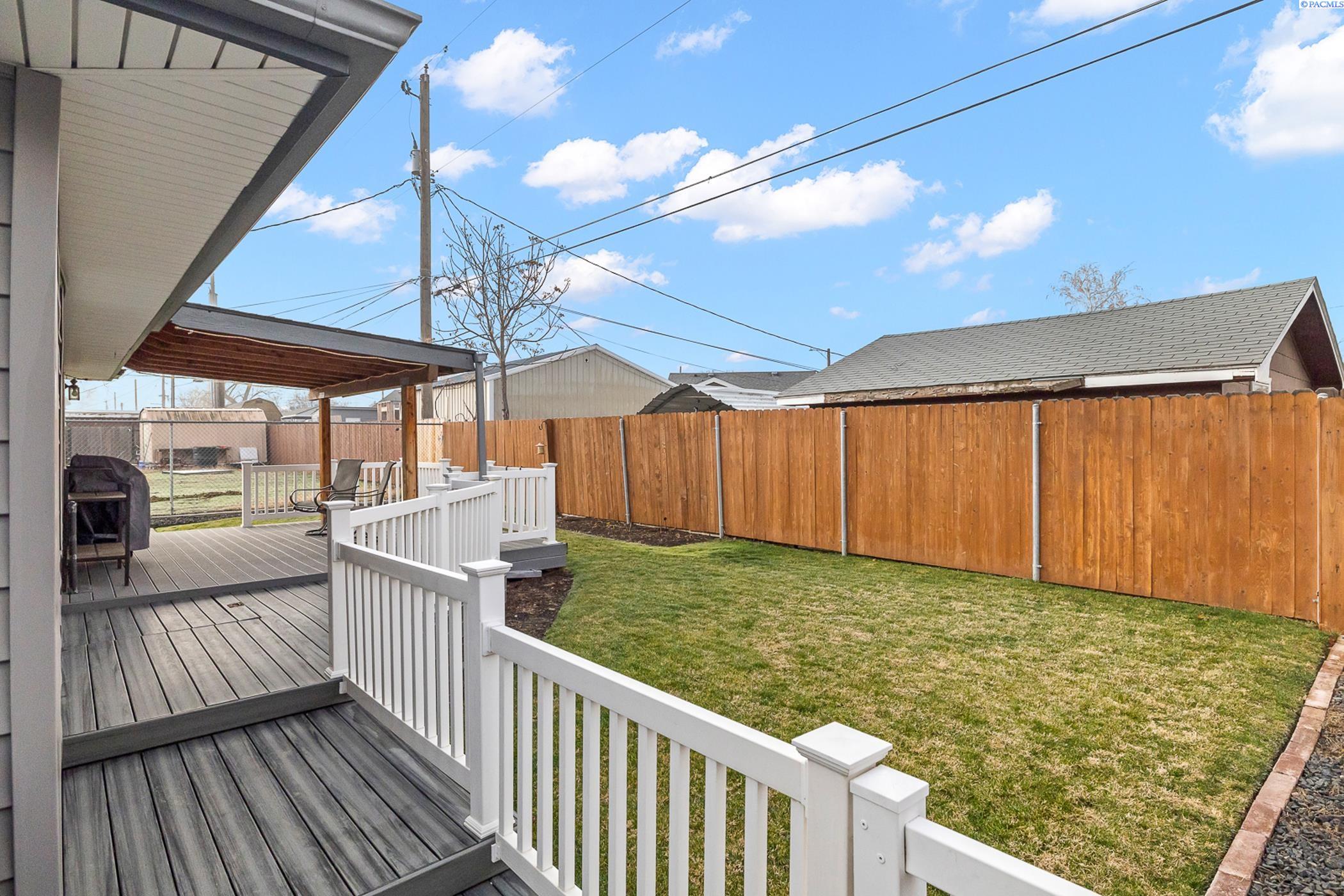 Richland, Washington 99354, United States, 3 Bedrooms Bedrooms, ,1 BathroomBathrooms,Residential,Pending,17414