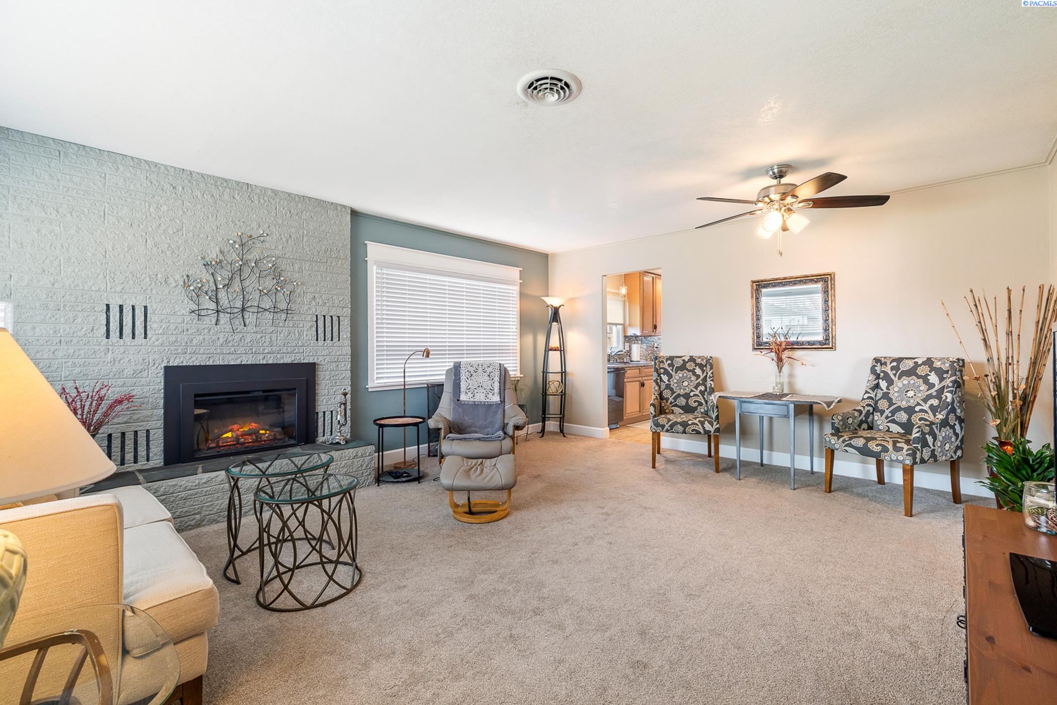 Richland, Washington 99354, United States, 3 Bedrooms Bedrooms, ,1 BathroomBathrooms,Residential,Pending,17414