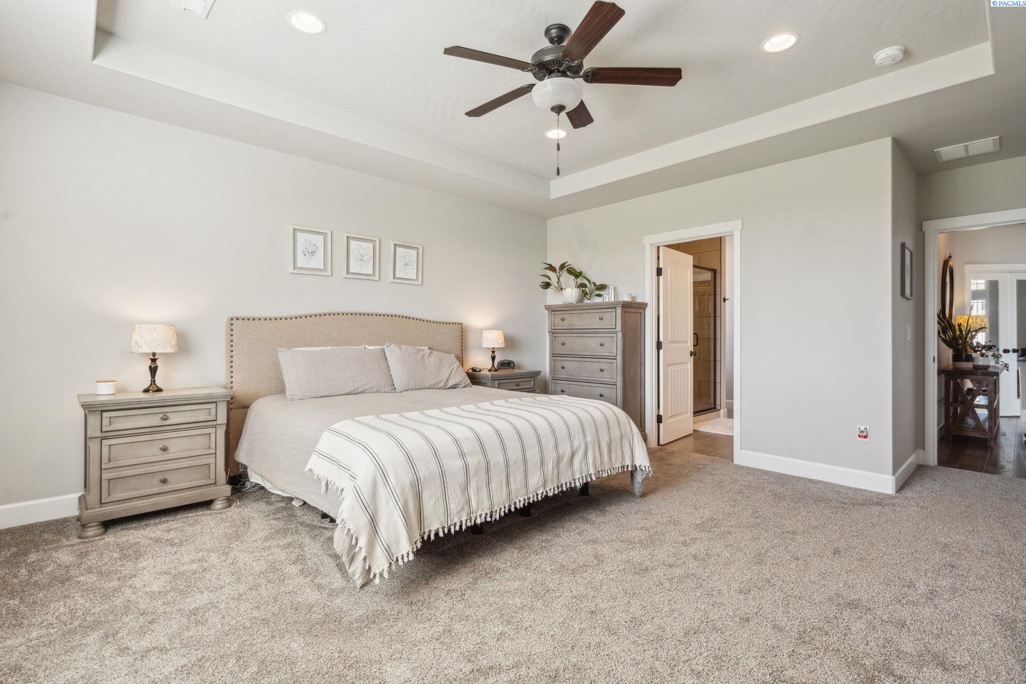 Pasco, Washington 99301, United States, 4 Bedrooms Bedrooms, ,3 BathroomsBathrooms,Residential,Active,124903