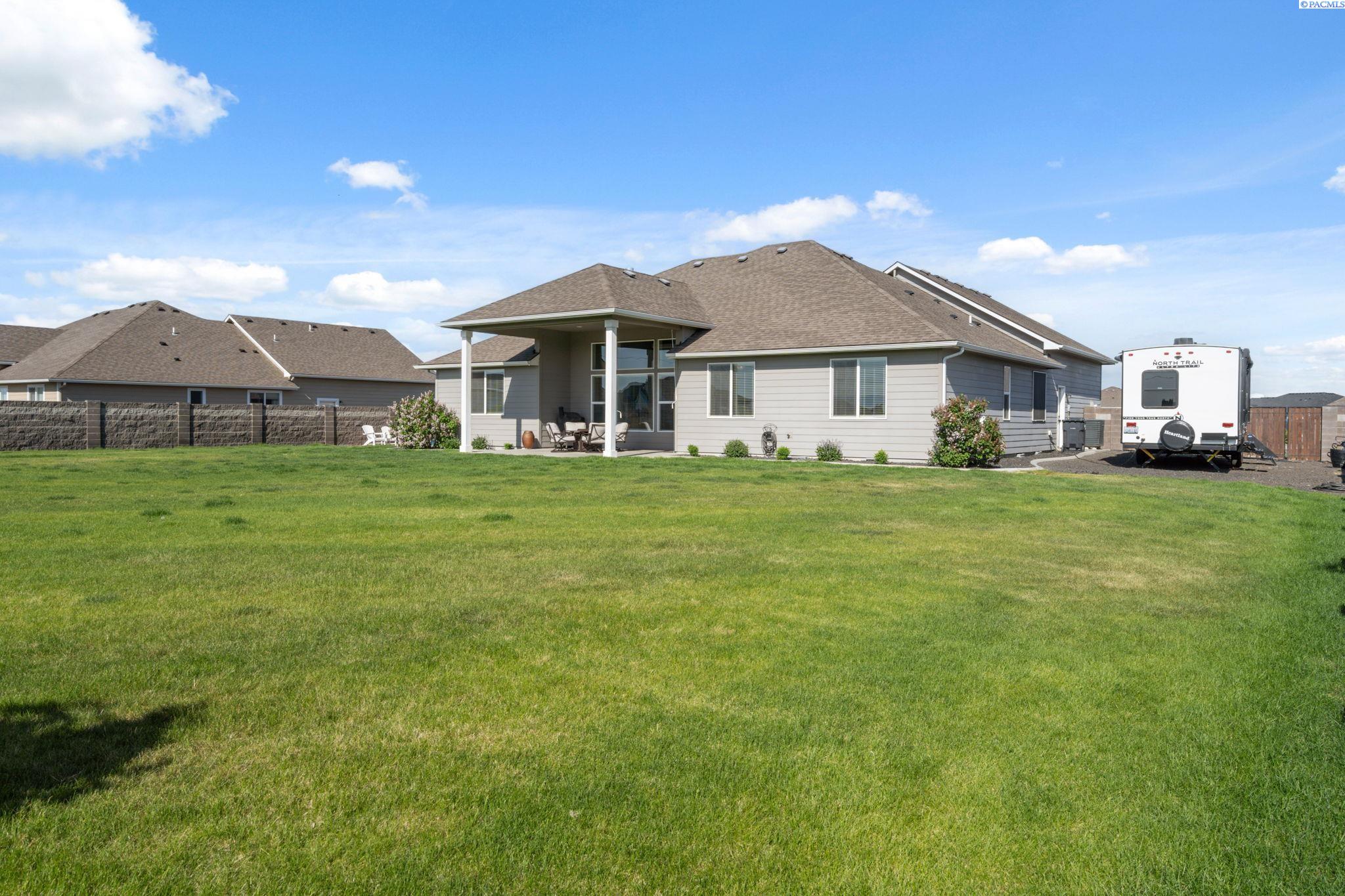 Pasco, Washington 99301, United States, 4 Bedrooms Bedrooms, ,3 BathroomsBathrooms,Residential,Active,124903