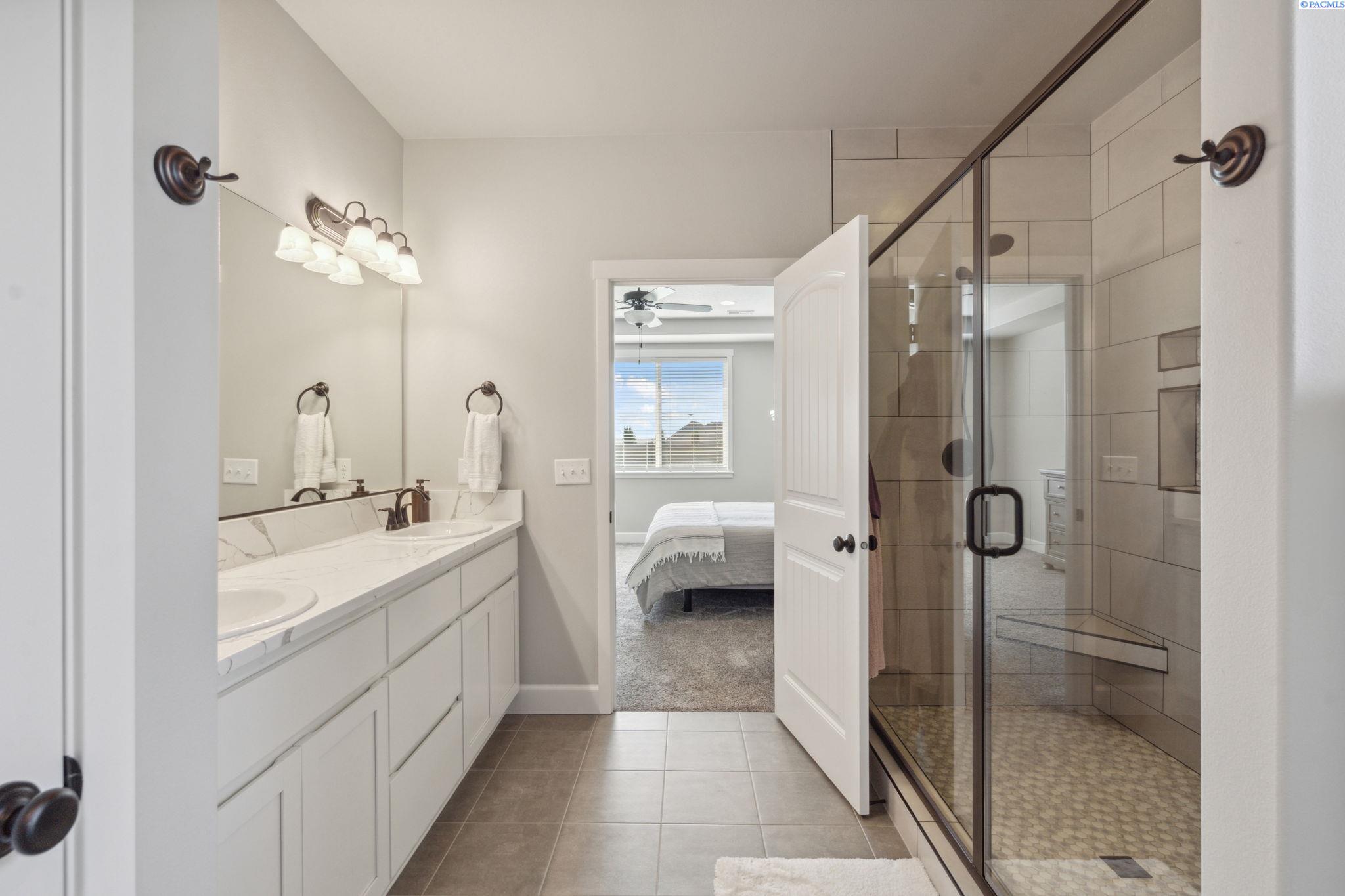 Pasco, Washington 99301, United States, 4 Bedrooms Bedrooms, ,3 BathroomsBathrooms,Residential,Active,124903