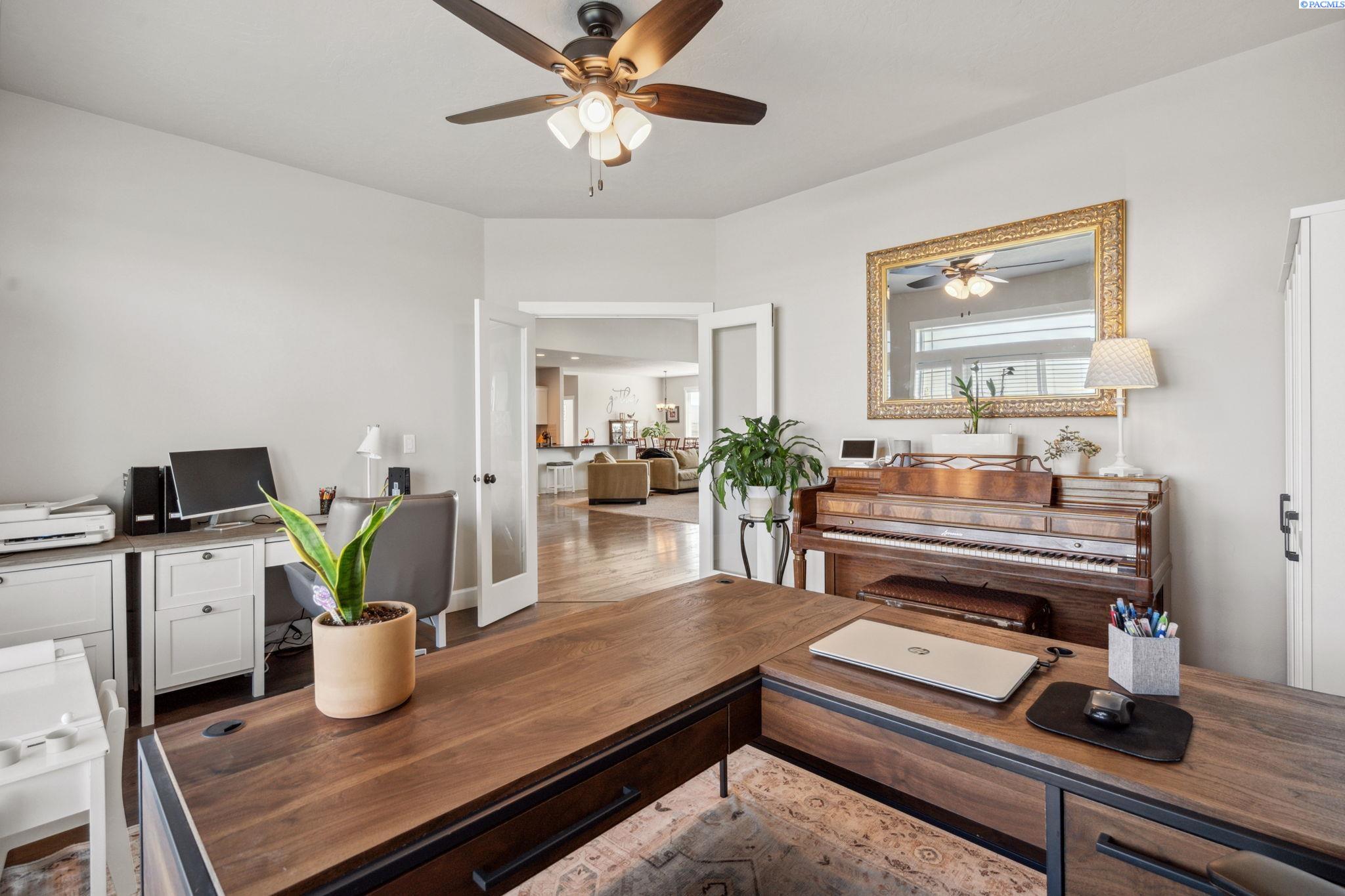 Pasco, Washington 99301, United States, 4 Bedrooms Bedrooms, ,3 BathroomsBathrooms,Residential,Active,124903