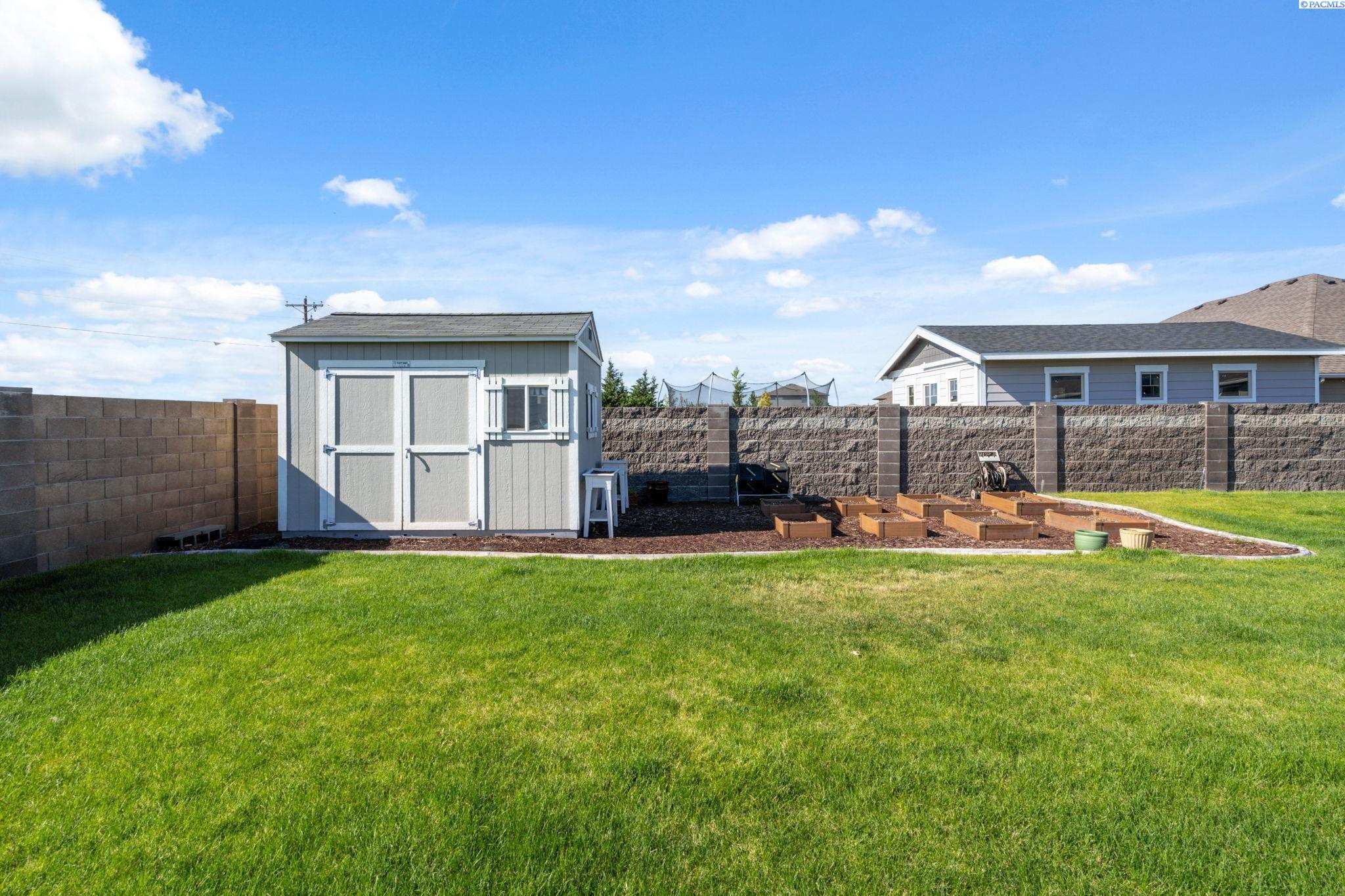 Pasco, Washington 99301, United States, 4 Bedrooms Bedrooms, ,3 BathroomsBathrooms,Residential,Active,124903