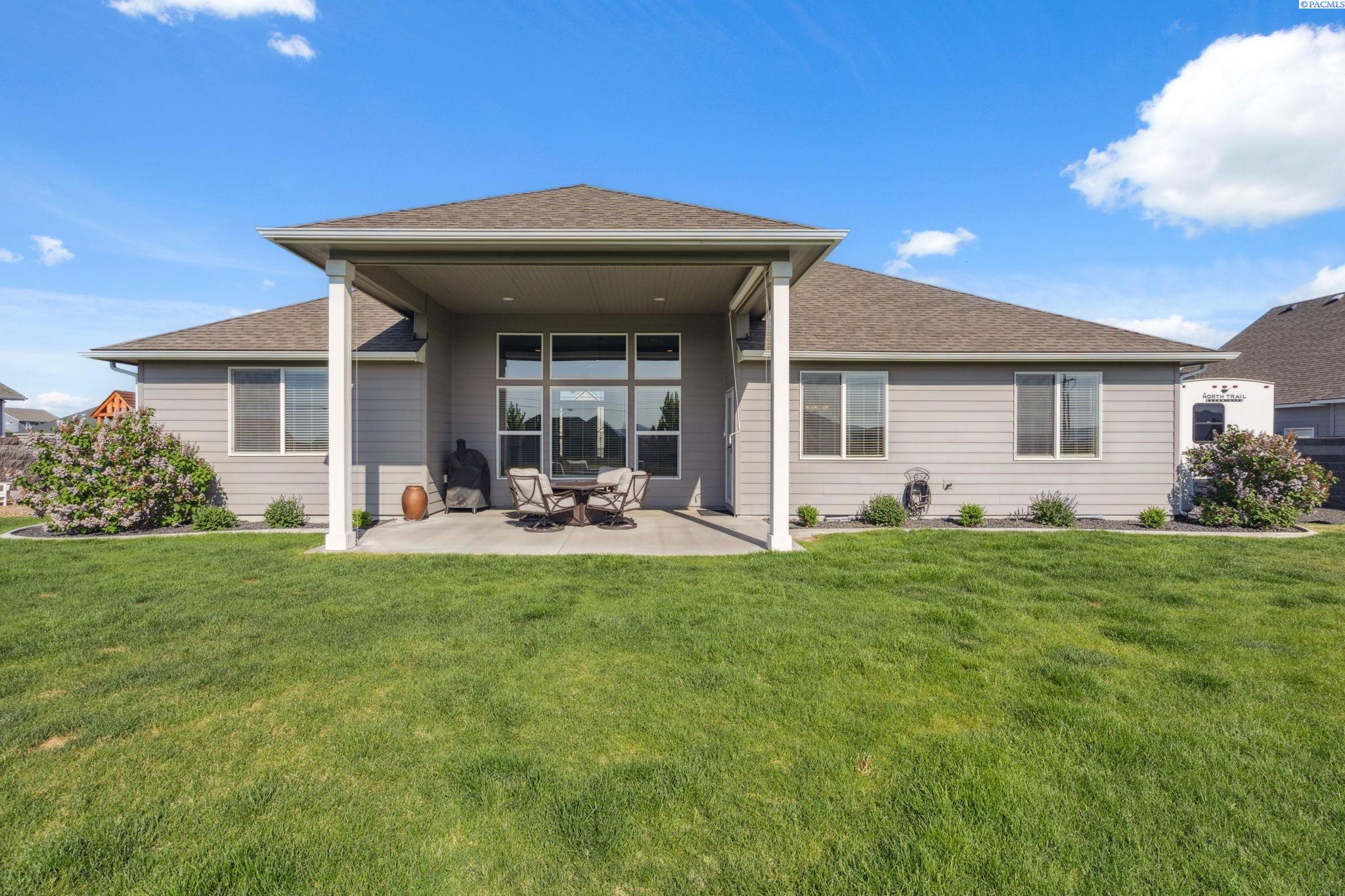 Pasco, Washington 99301, United States, 4 Bedrooms Bedrooms, ,3 BathroomsBathrooms,Residential,Active,124903