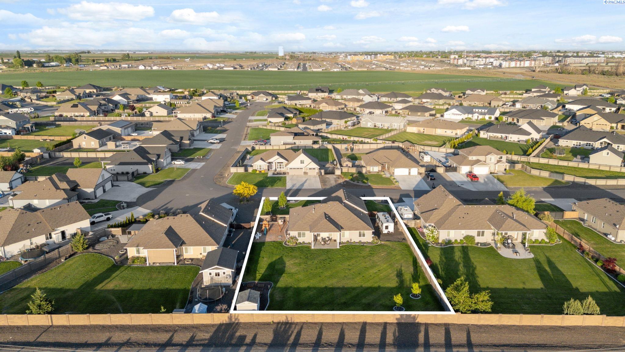 Pasco, Washington 99301, United States, 4 Bedrooms Bedrooms, ,3 BathroomsBathrooms,Residential,Active,124903