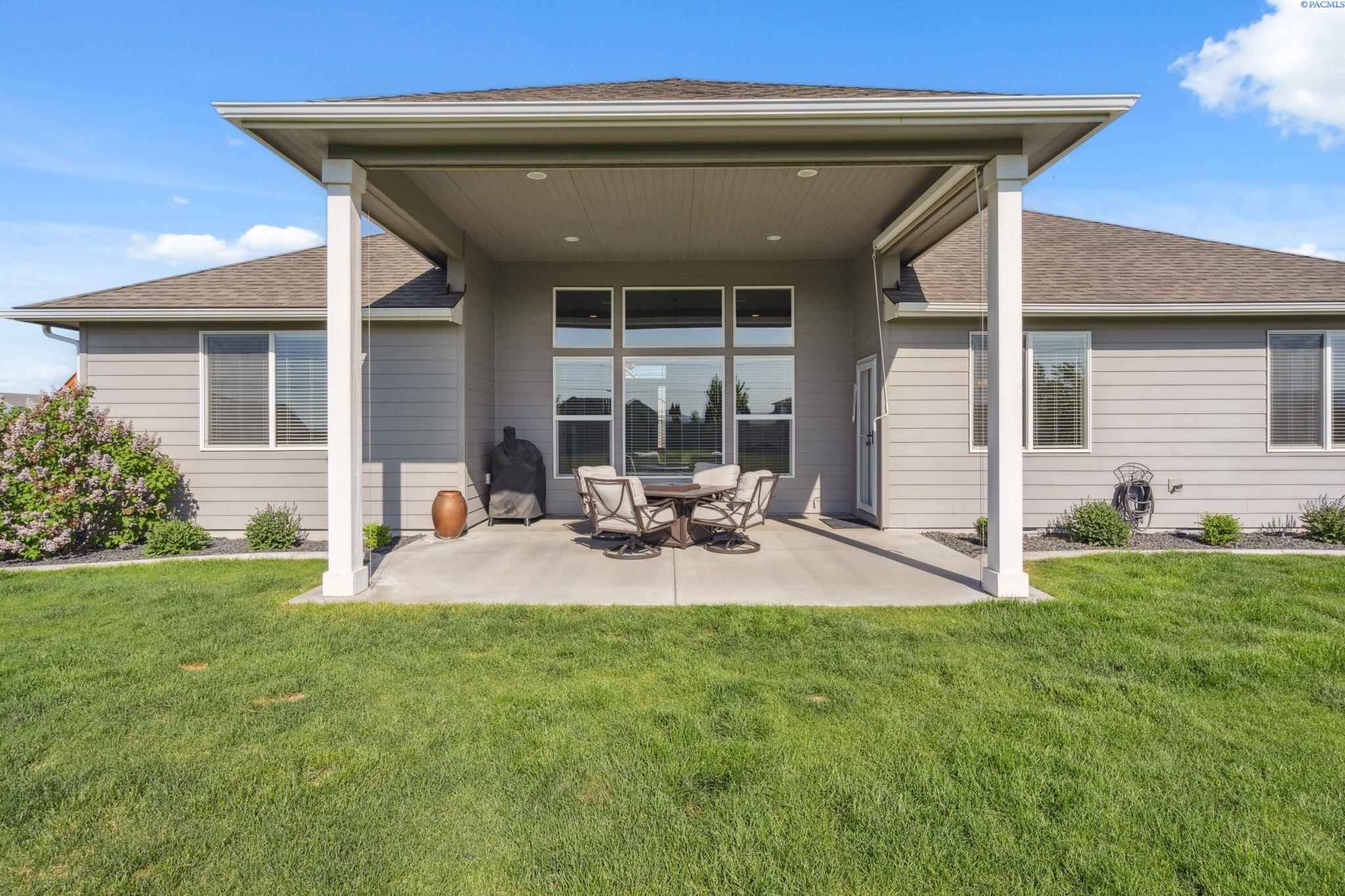 Pasco, Washington 99301, United States, 4 Bedrooms Bedrooms, ,3 BathroomsBathrooms,Residential,Active,124903