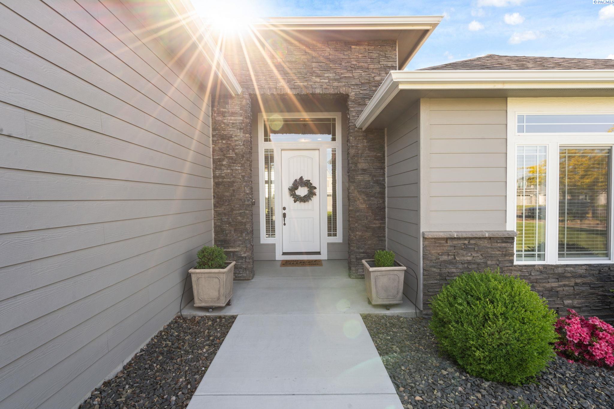 Pasco, Washington 99301, United States, 4 Bedrooms Bedrooms, ,3 BathroomsBathrooms,Residential,Active,124903