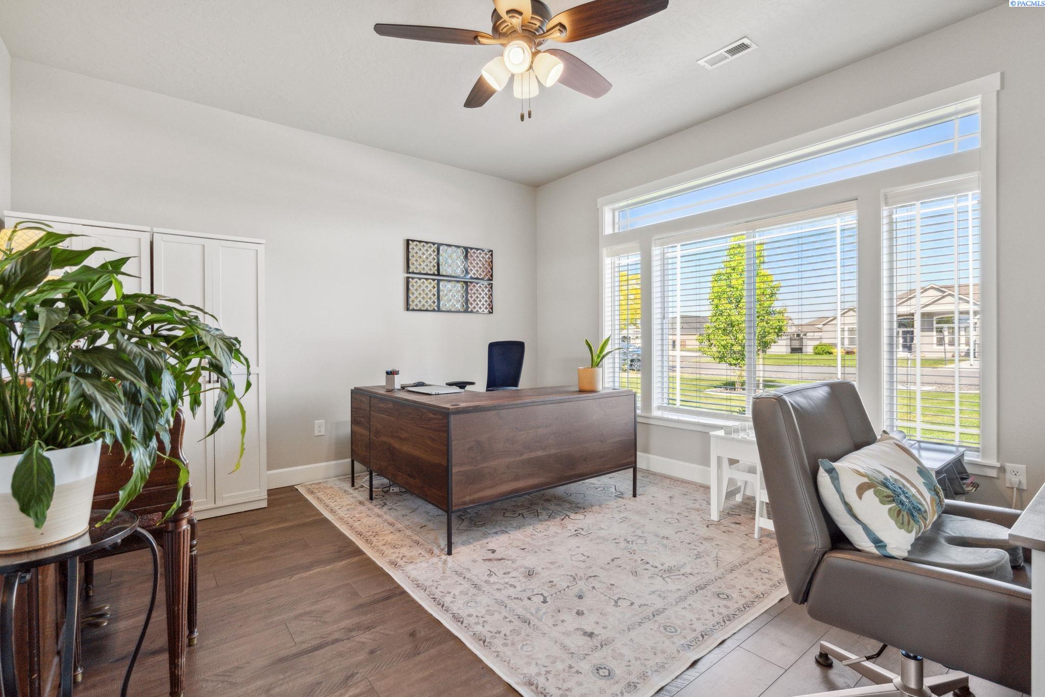 Pasco, Washington 99301, United States, 4 Bedrooms Bedrooms, ,3 BathroomsBathrooms,Residential,Active,124903