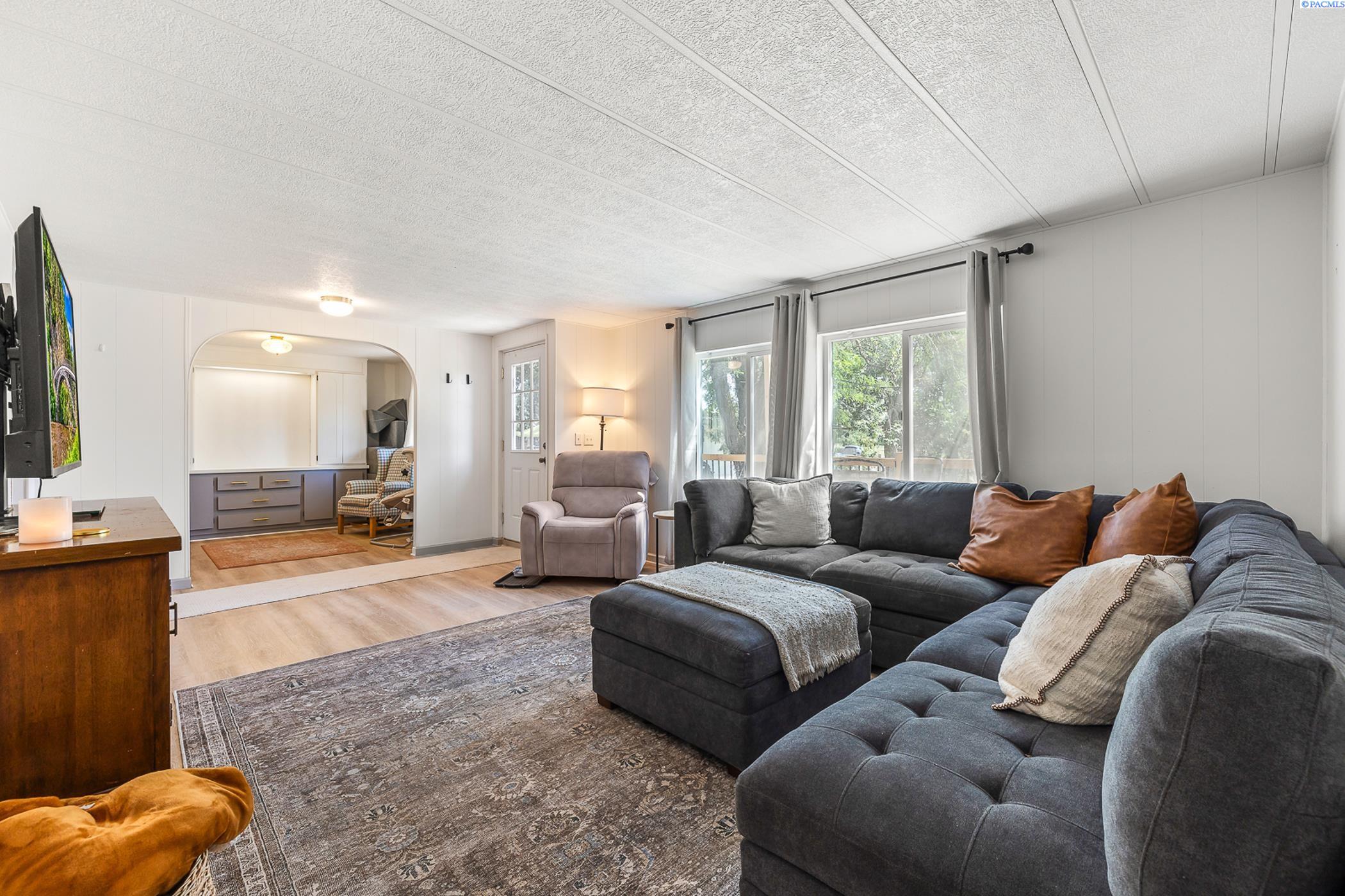 Benton City, Washington 99320, United States, 3 Bedrooms Bedrooms, ,2 BathroomsBathrooms,Residential,Active,178111