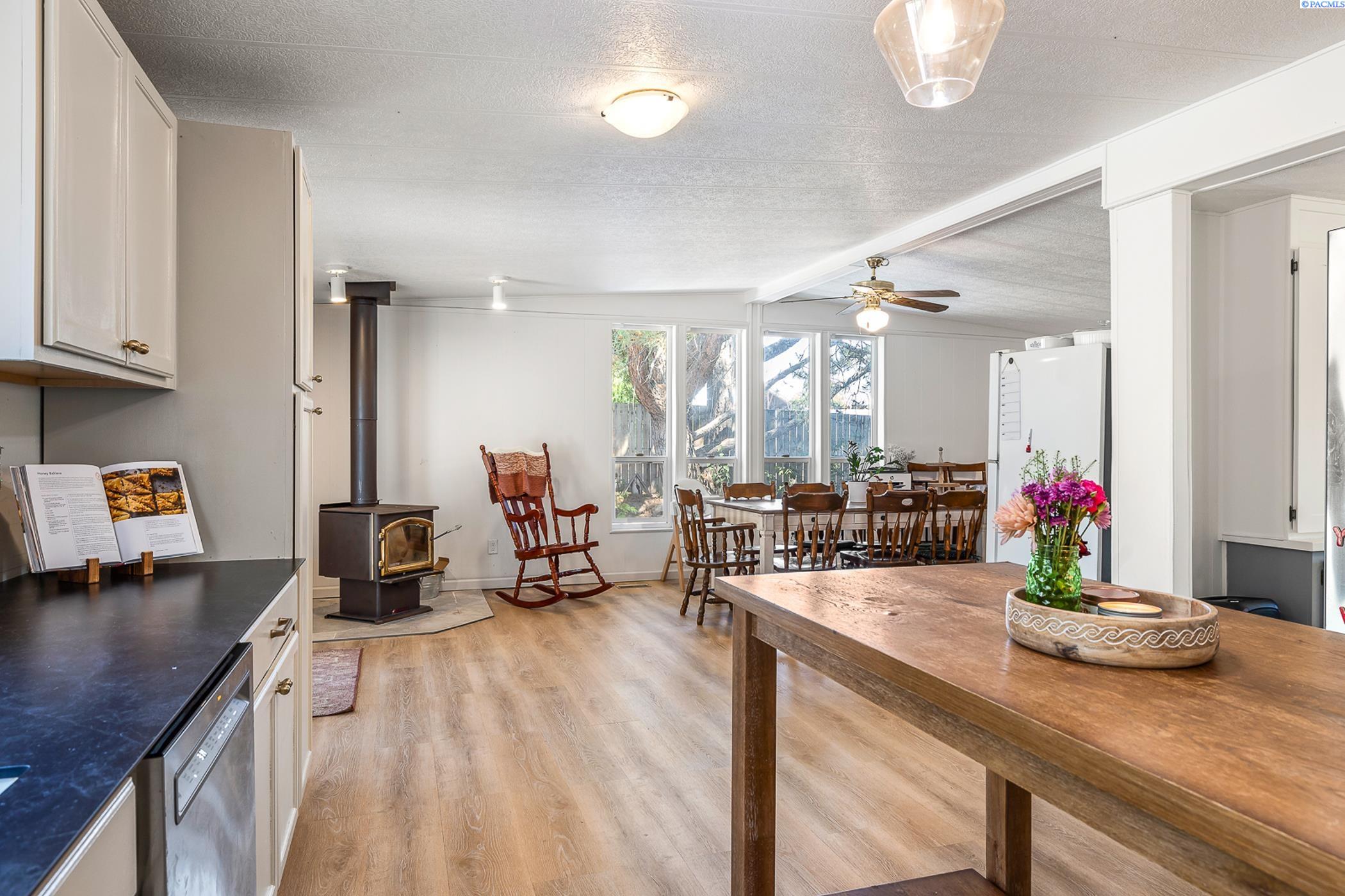 Benton City, Washington 99320, United States, 3 Bedrooms Bedrooms, ,2 BathroomsBathrooms,Residential,Active,178111