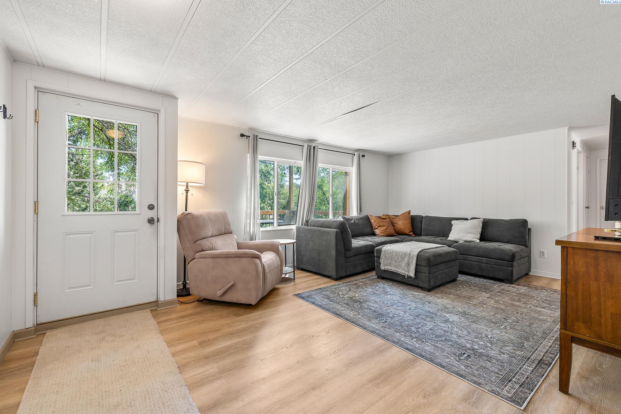 Benton City, Washington 99320, United States, 3 Bedrooms Bedrooms, ,2 BathroomsBathrooms,Residential,Active,178111