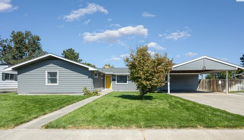 Photo of 3214 W Metaline Pl, Kennewick, WA 99336 (MLS # 271130)