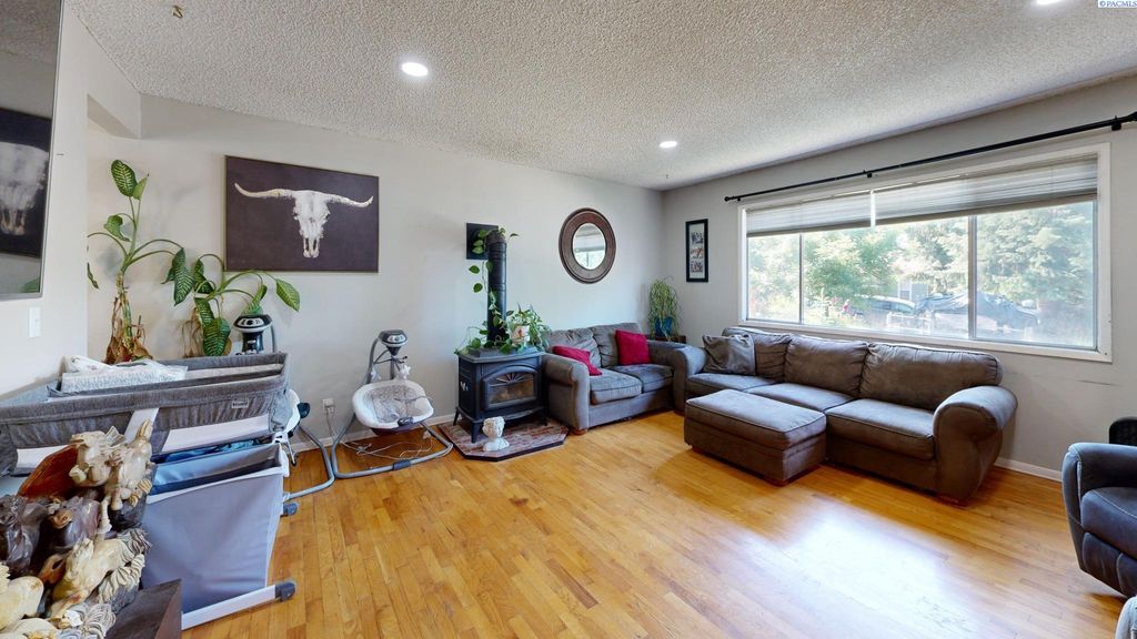 Photo of 220 E Cannon St, Palouse, WA 99161 (MLS # 284944)