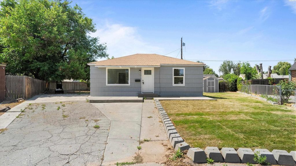 Photo of 508 S Zillah St, Kennewick, WA 99336 (MLS # 283044)