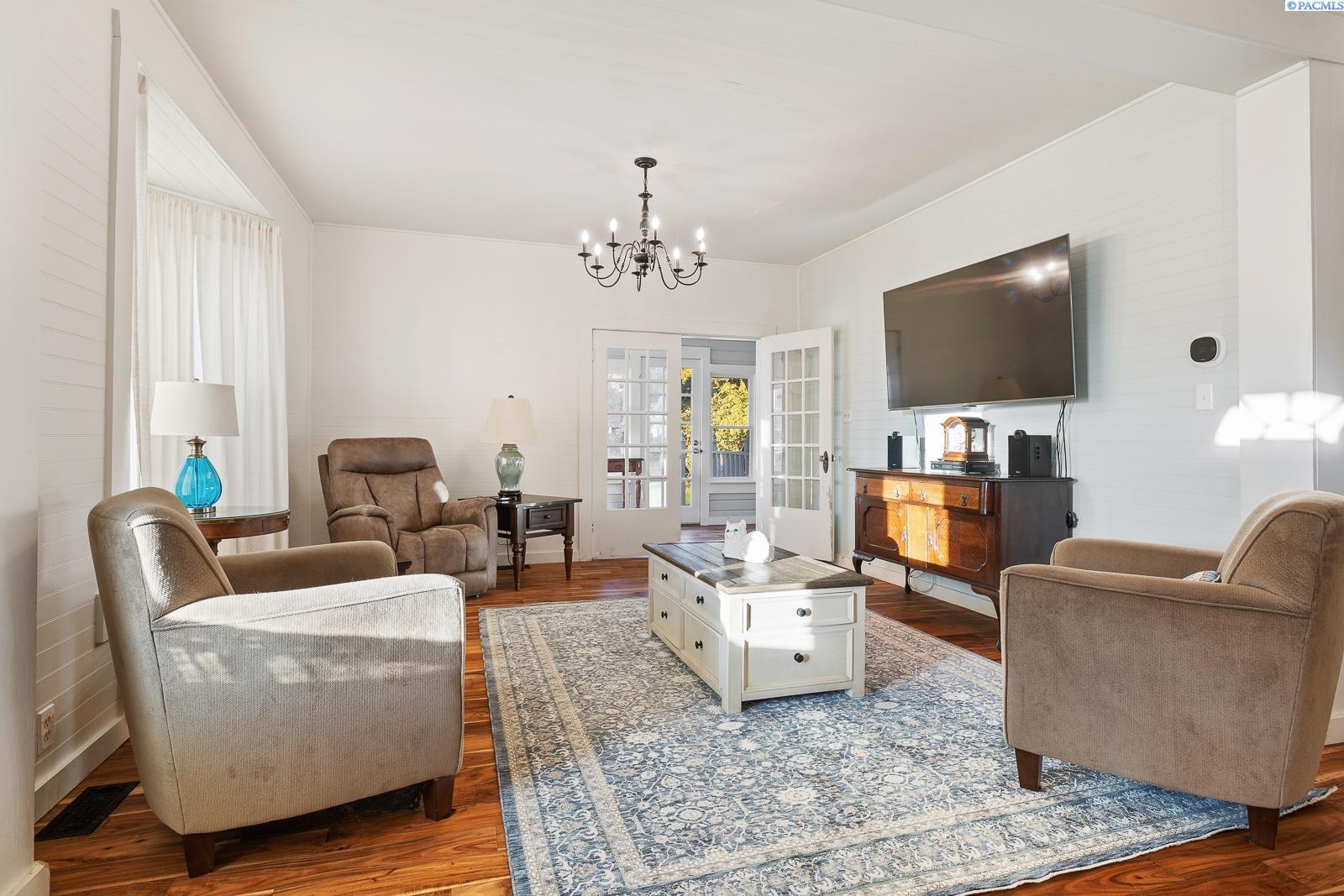 Benton City, Washington 99320, United States, 4 Bedrooms Bedrooms, ,3 BathroomsBathrooms,Residential,Pending,124854