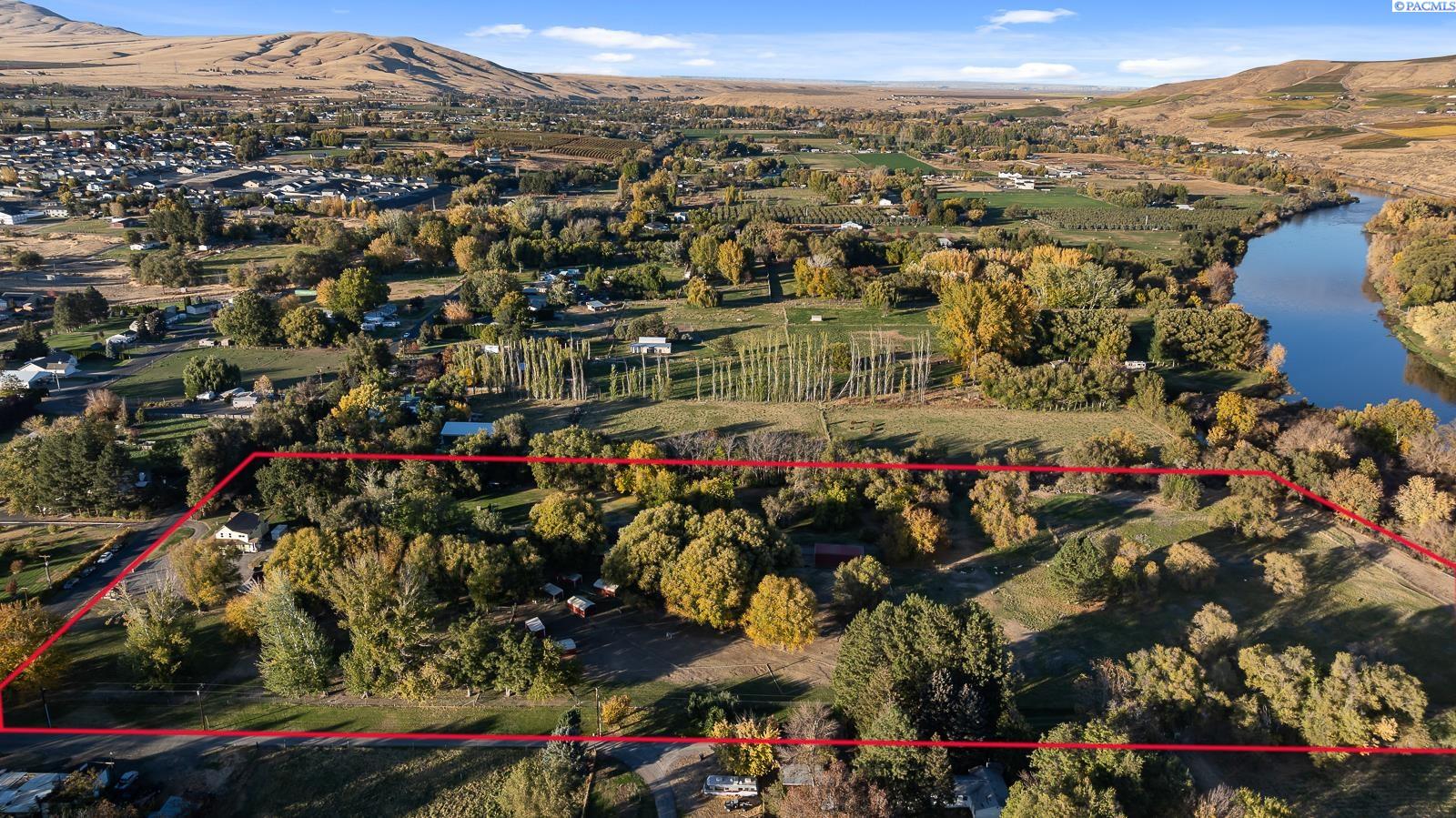 Benton City, Washington 99320, United States, 4 Bedrooms Bedrooms, ,3 BathroomsBathrooms,Residential,Pending,124854