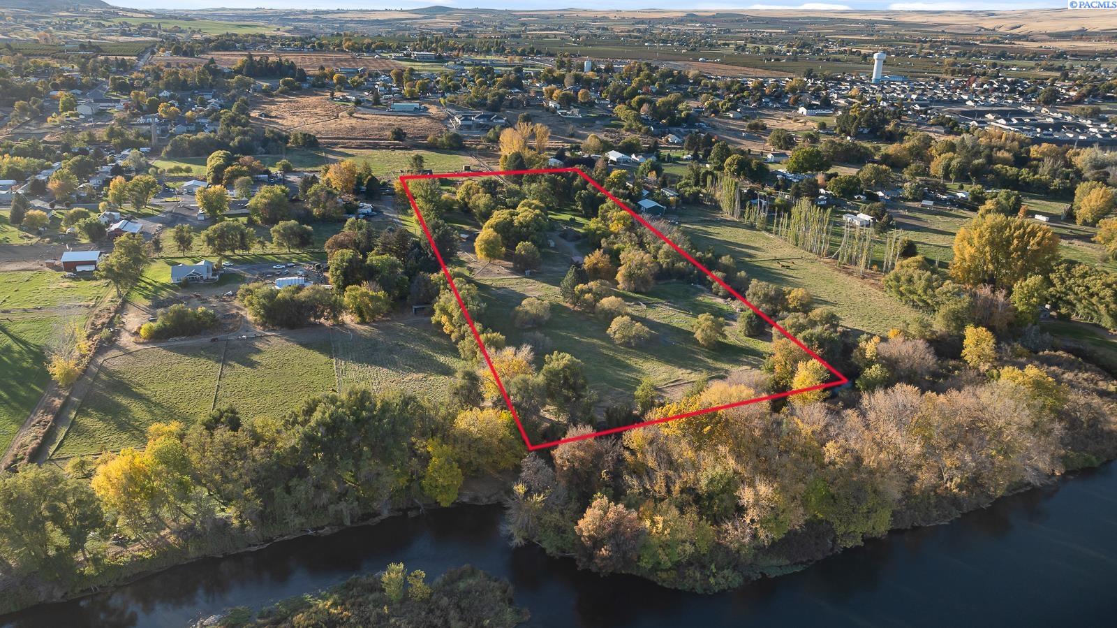 Benton City, Washington 99320, United States, 4 Bedrooms Bedrooms, ,3 BathroomsBathrooms,Residential,Pending,124854