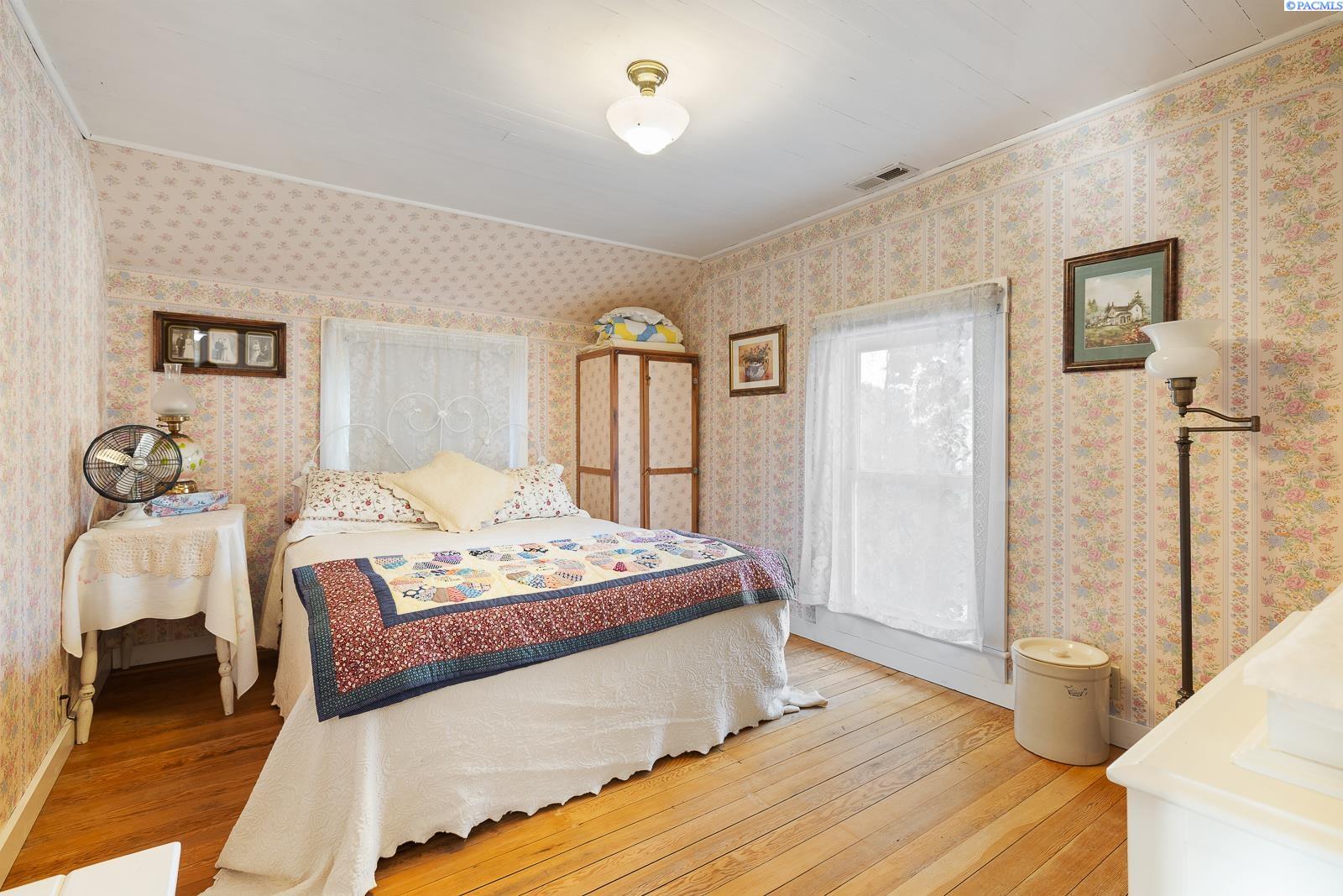 Benton City, Washington 99320, United States, 4 Bedrooms Bedrooms, ,3 BathroomsBathrooms,Residential,Pending,124854