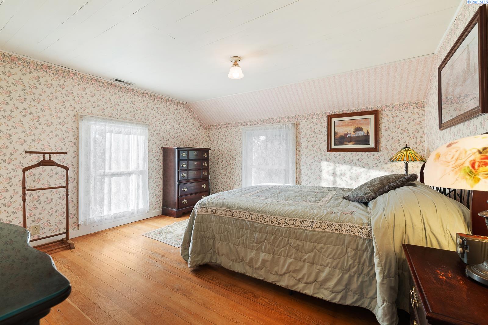 Benton City, Washington 99320, United States, 4 Bedrooms Bedrooms, ,3 BathroomsBathrooms,Residential,Pending,124854