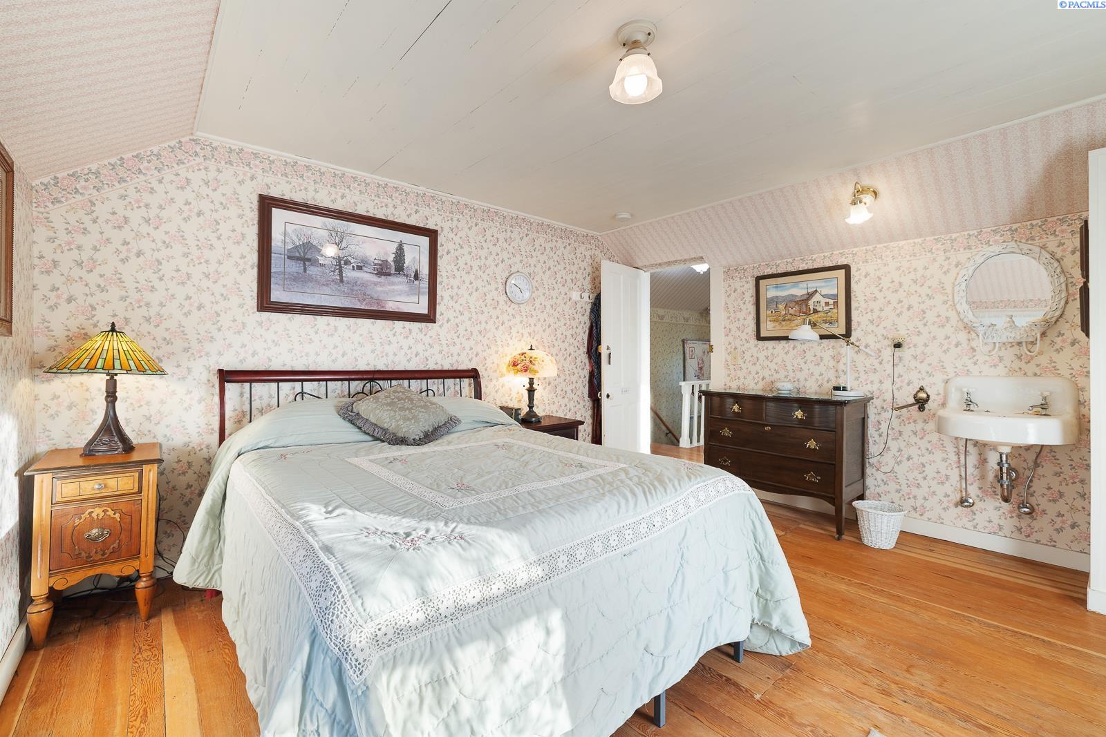 Benton City, Washington 99320, United States, 4 Bedrooms Bedrooms, ,3 BathroomsBathrooms,Residential,Pending,124854