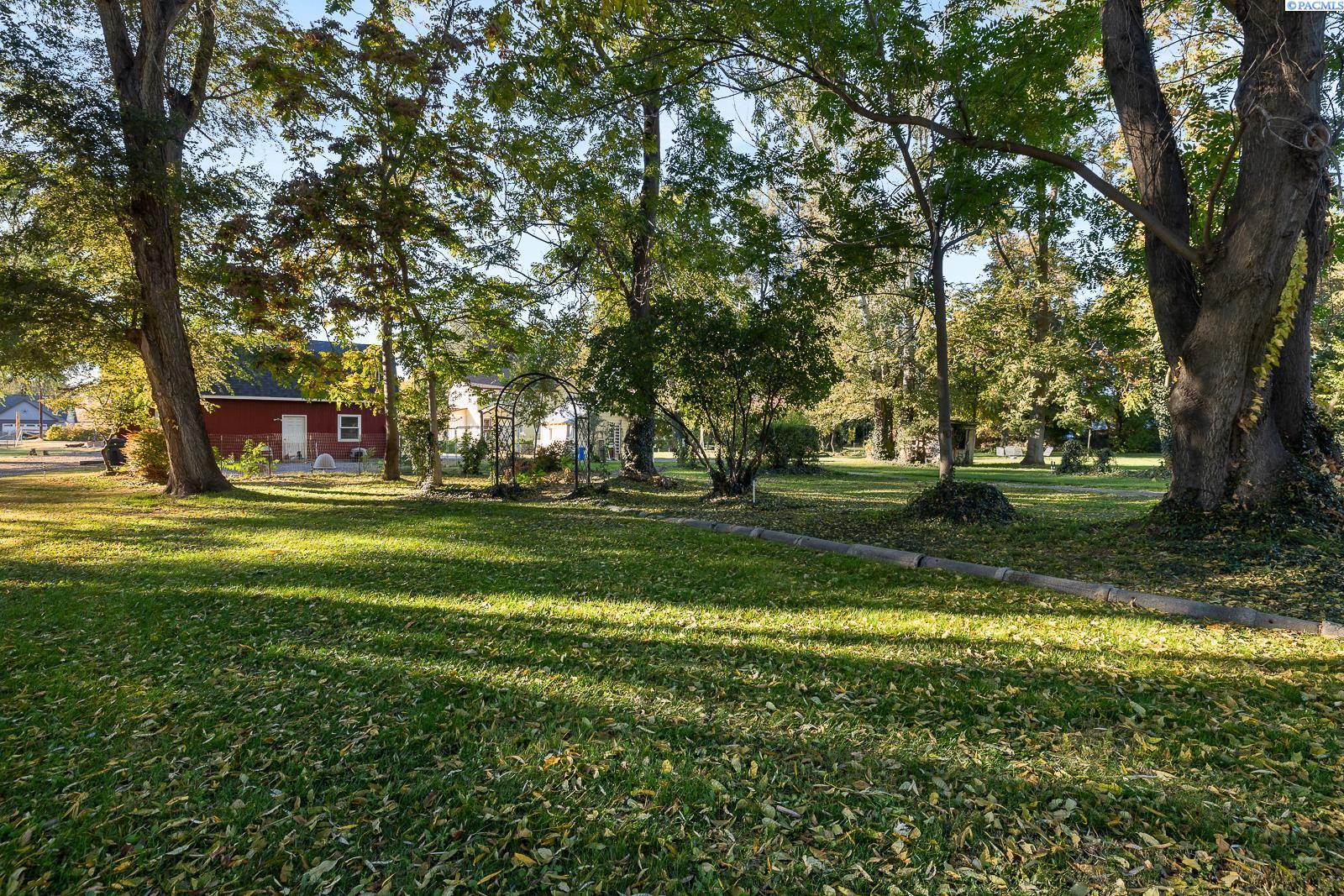 Benton City, Washington 99320, United States, 4 Bedrooms Bedrooms, ,3 BathroomsBathrooms,Residential,Pending,124854