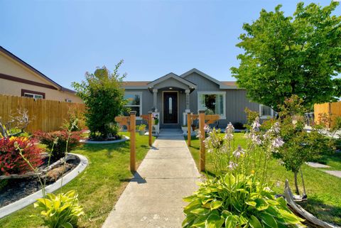 Photo of 2504 E Alvina St, Pasco, WA 99301 (MLS # 286032)